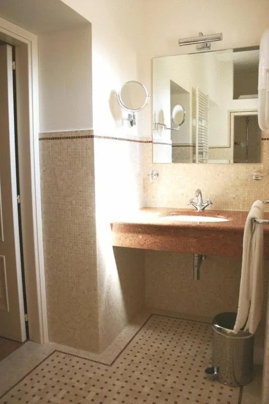 Bathroom in Masseria Salamina