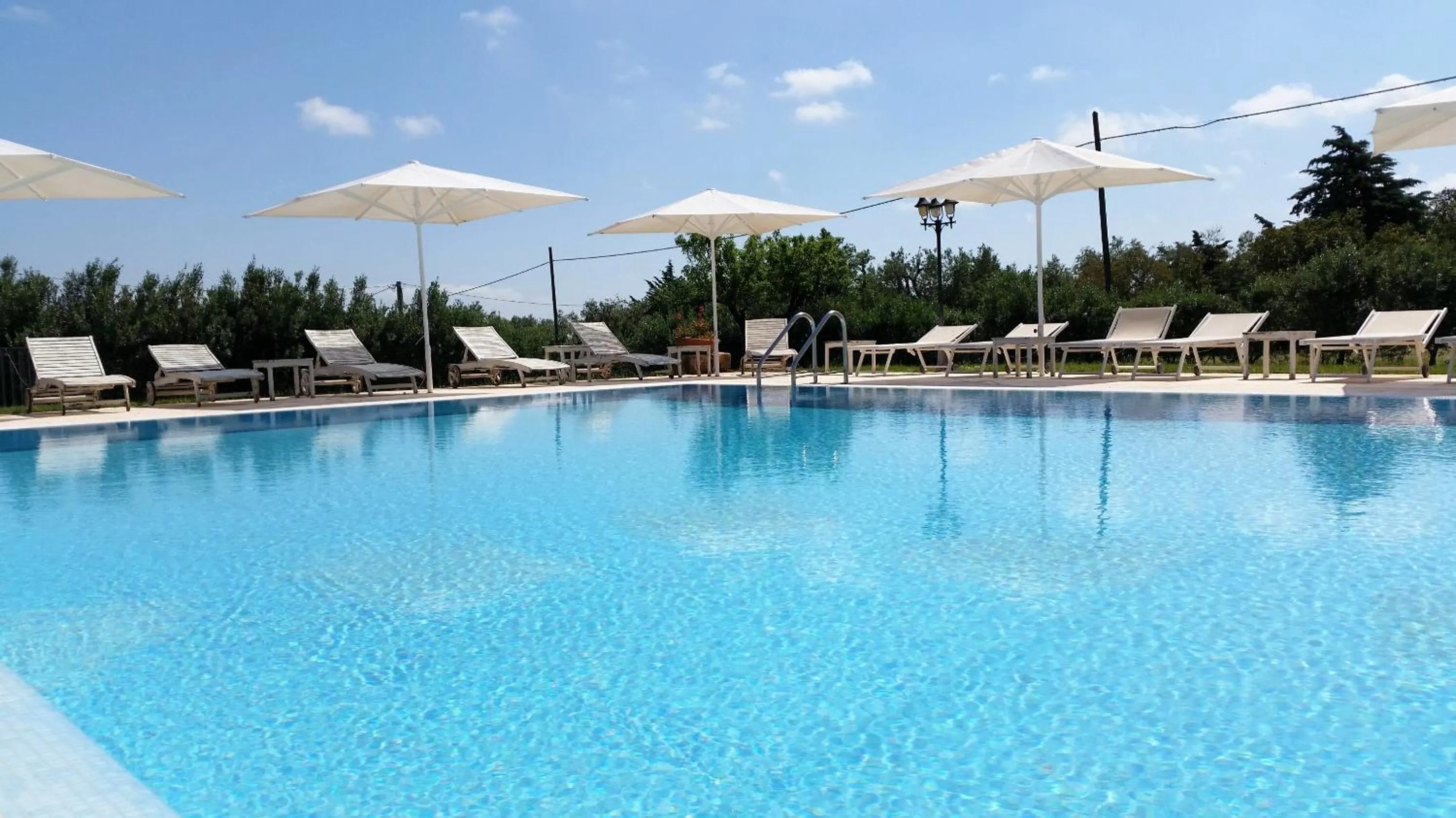 Swimming pool in Masseria Salamina