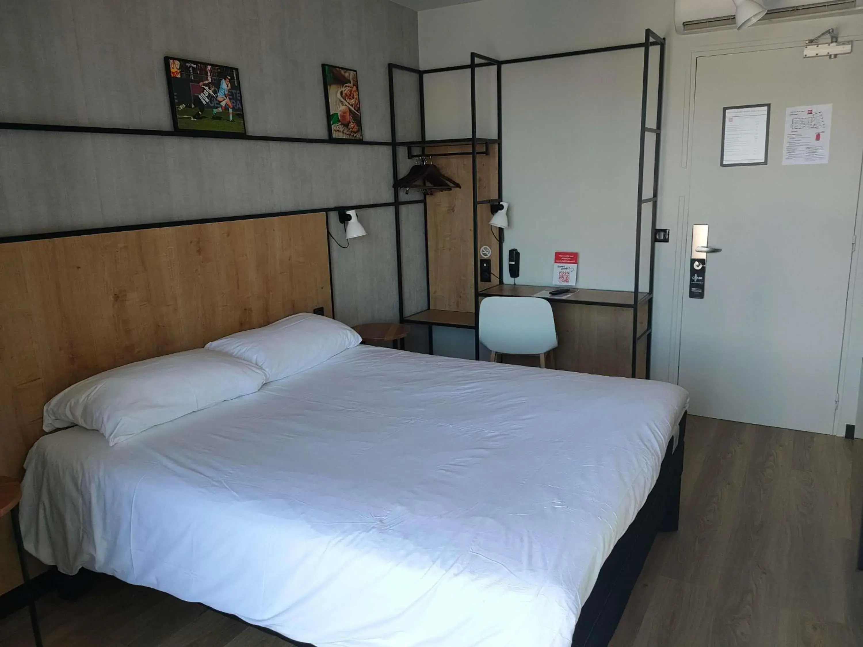 Bedroom, Bed in Ibis Brive Centre Bedroom, Bed in Ibis Brive Centre