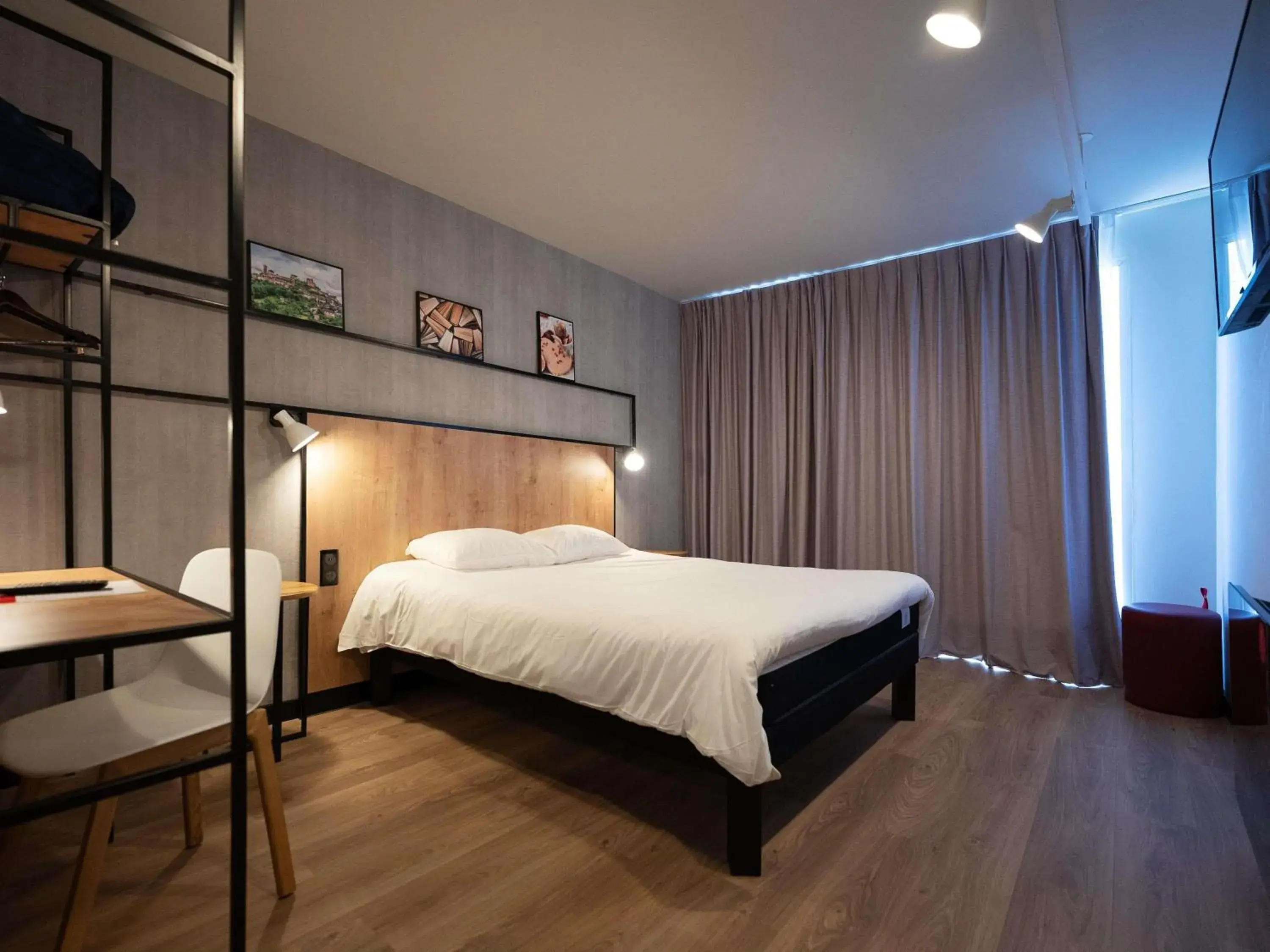 Bedroom, Bed in Ibis Brive Centre Bedroom, Bed in Ibis Brive Centre