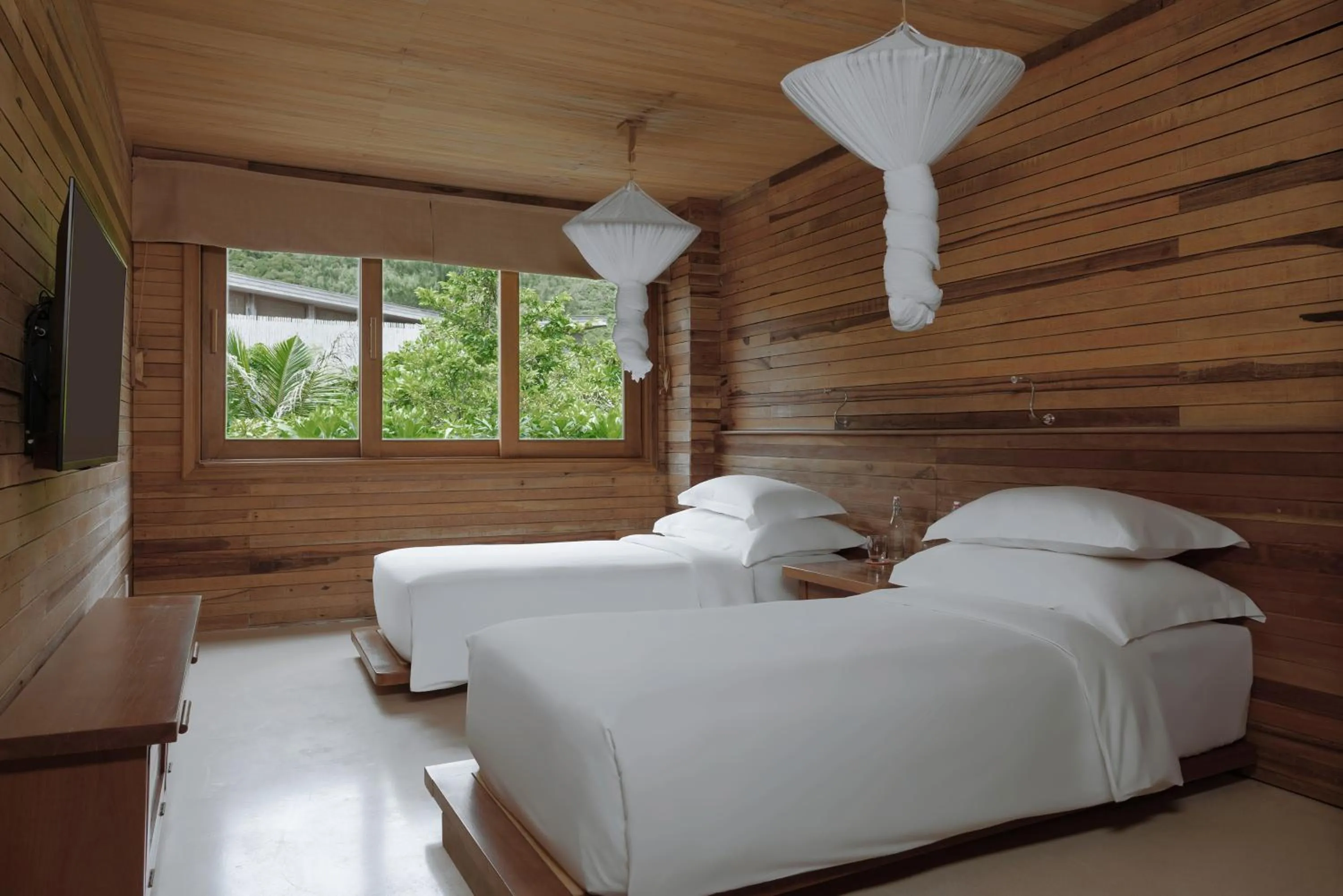 Bed in Six Senses Con Dao - Turtle Island Paradise