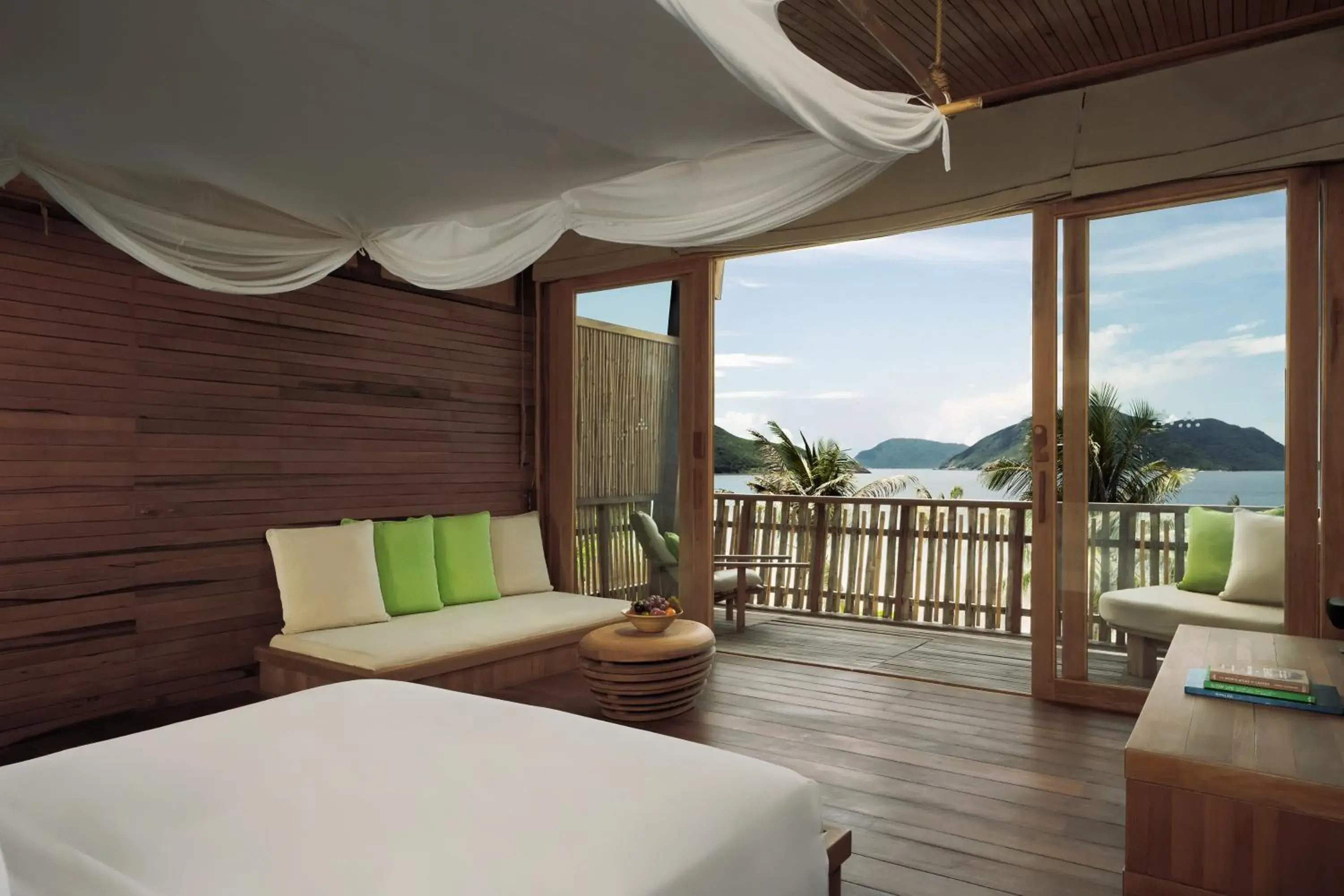 Bed in Six Senses Con Dao - Turtle Island Paradise Bed in Six Senses Con Dao - Turtle Island Paradise