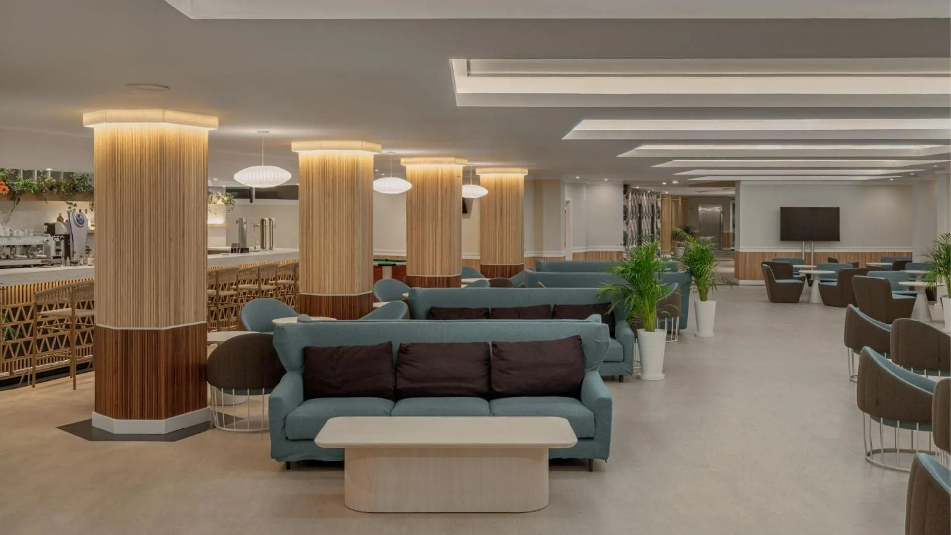 Lounge or bar in MedPlaya Hotel Alba Beach