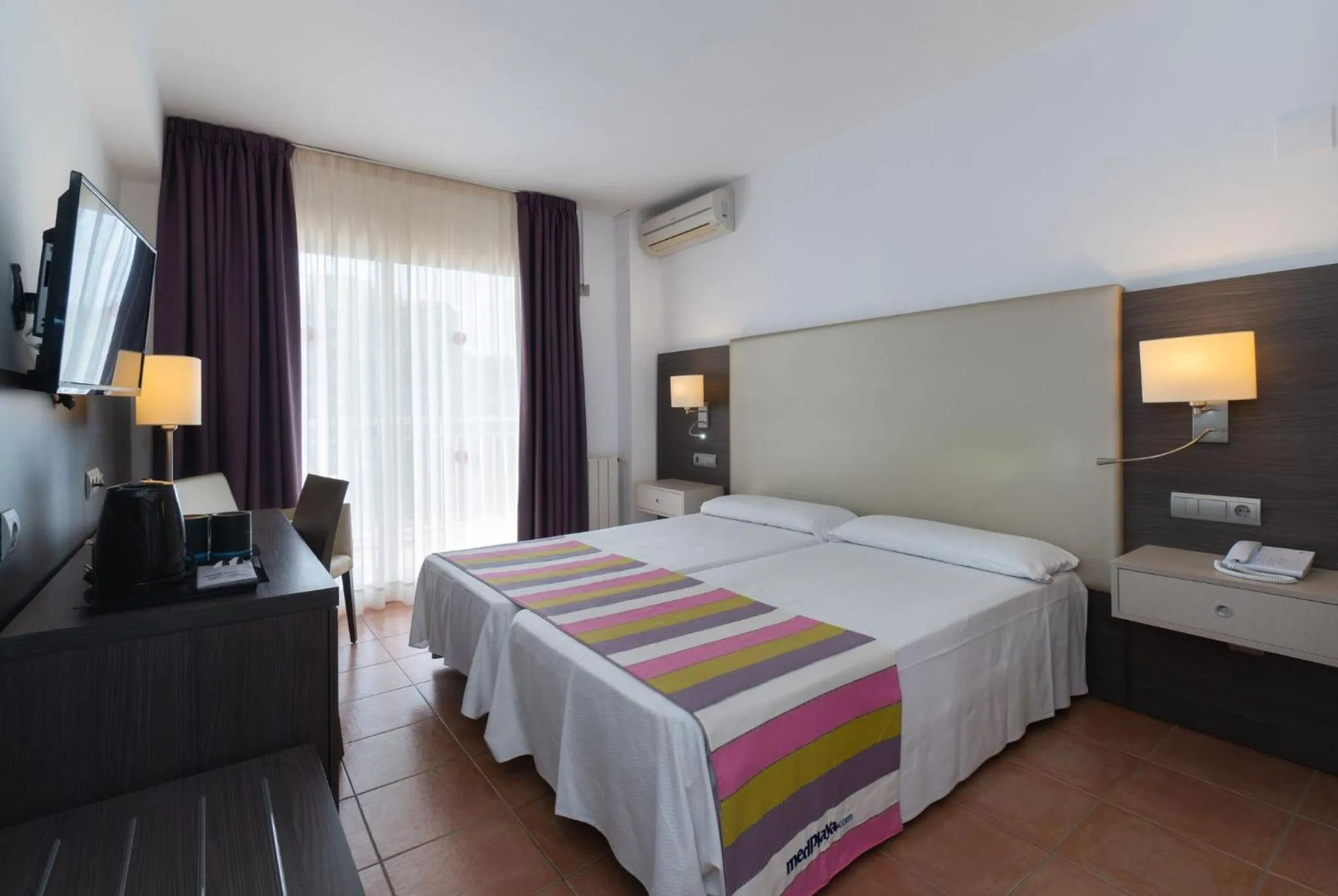 Photo of the whole room, Bed in MedPlaya Hotel Alba Beach