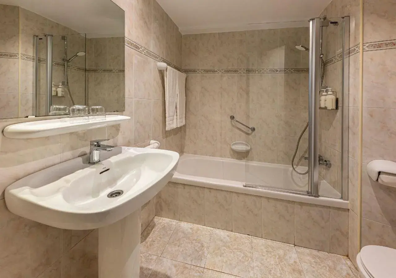 Triple Room (2 Adults + 1 Child) in MedPlaya Hotel Alba Beach Triple Room (2 Adults + 1 Child) in MedPlaya Hotel Alba Beach