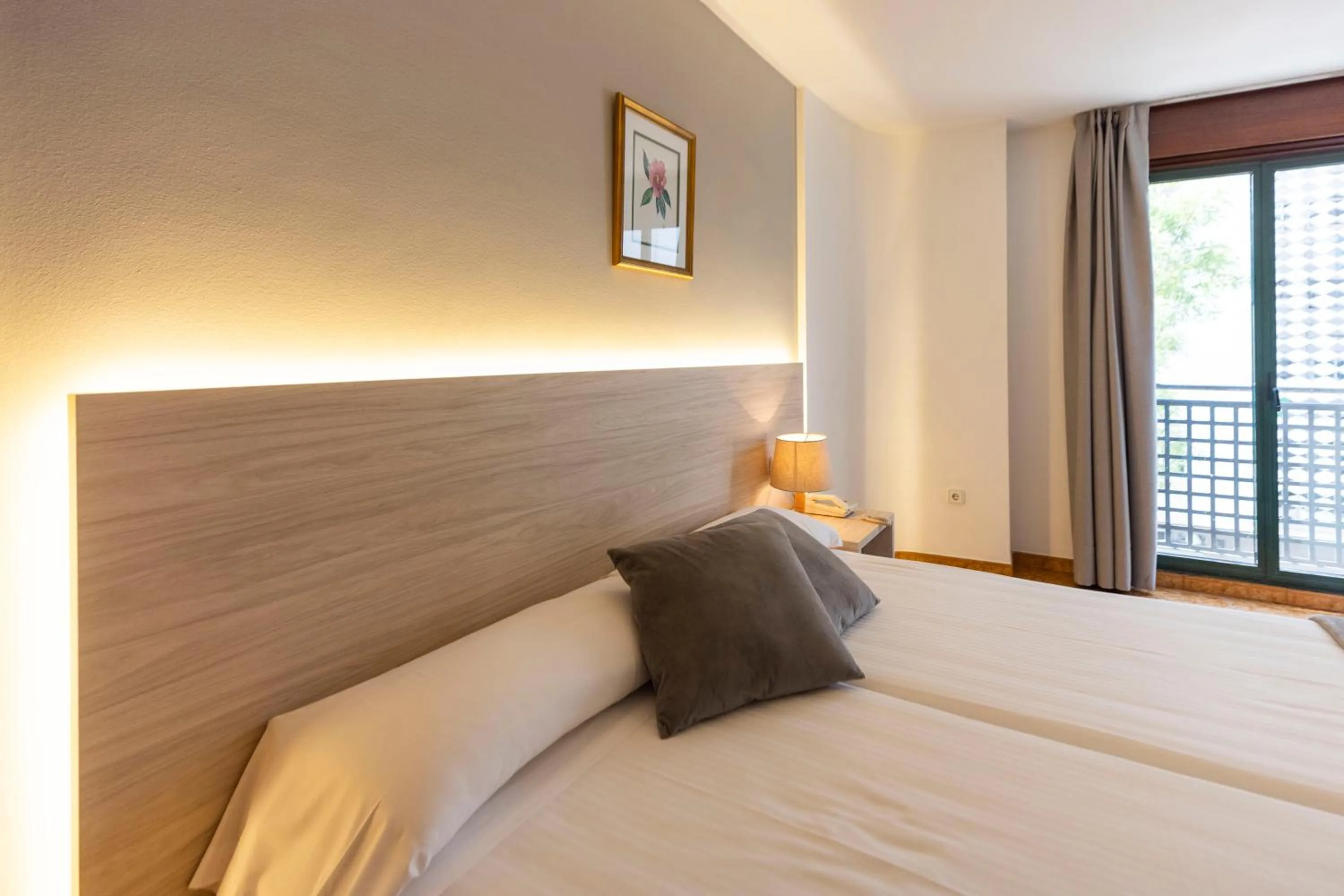 Bedroom, Bed in Hotel Madrid