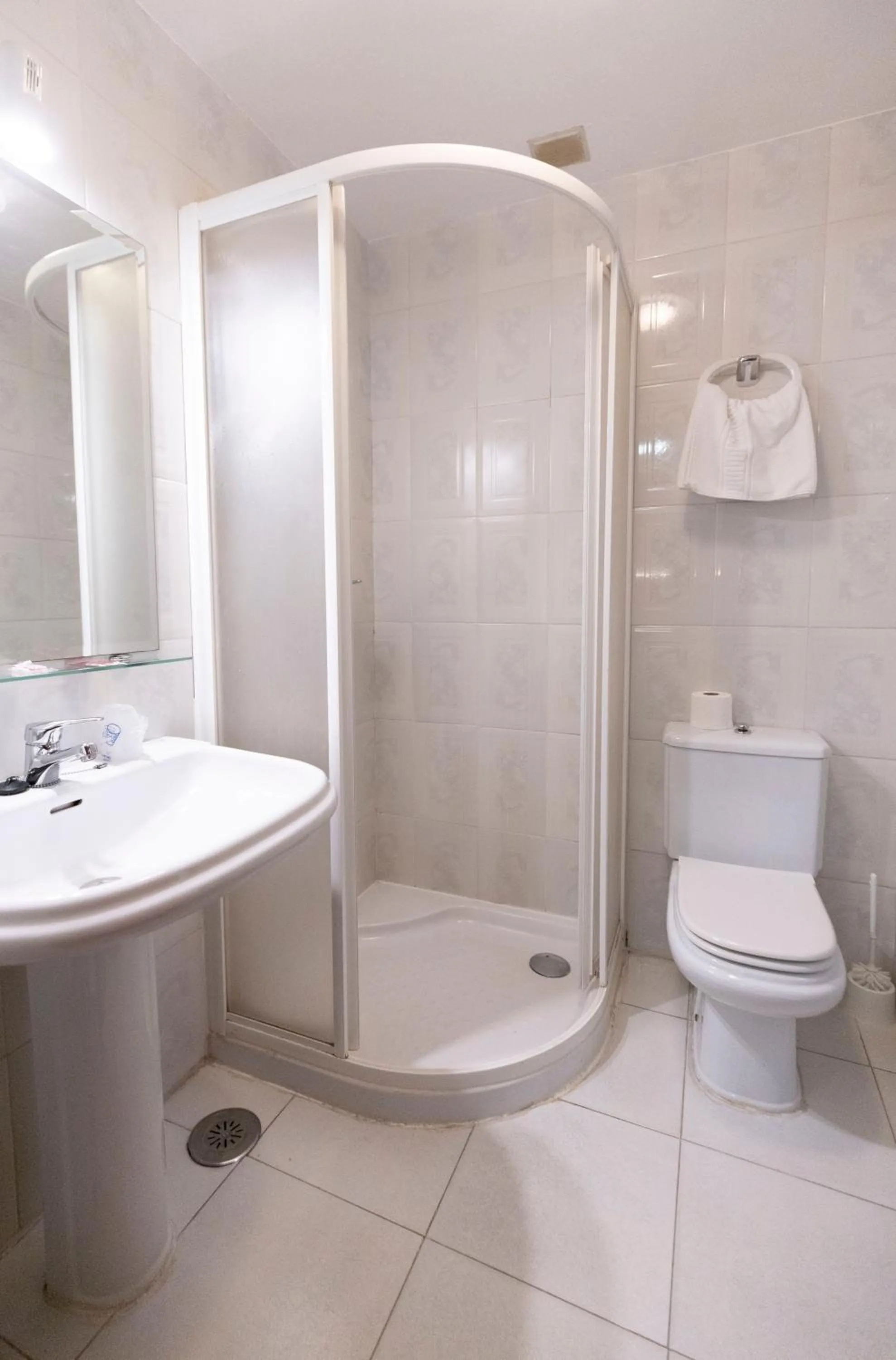 Bathroom in Hotel Madrid