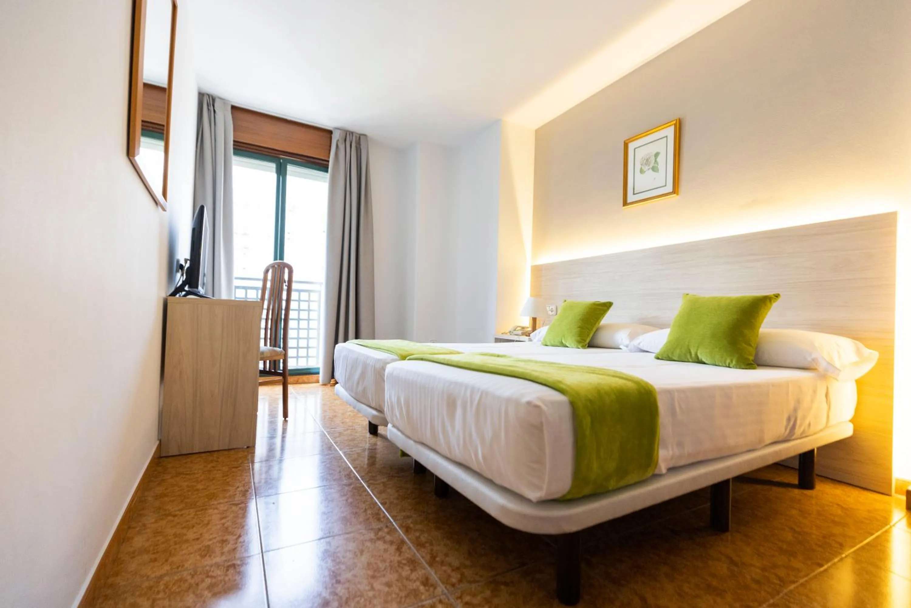 Photo of the whole room, Bed in Hotel Madrid