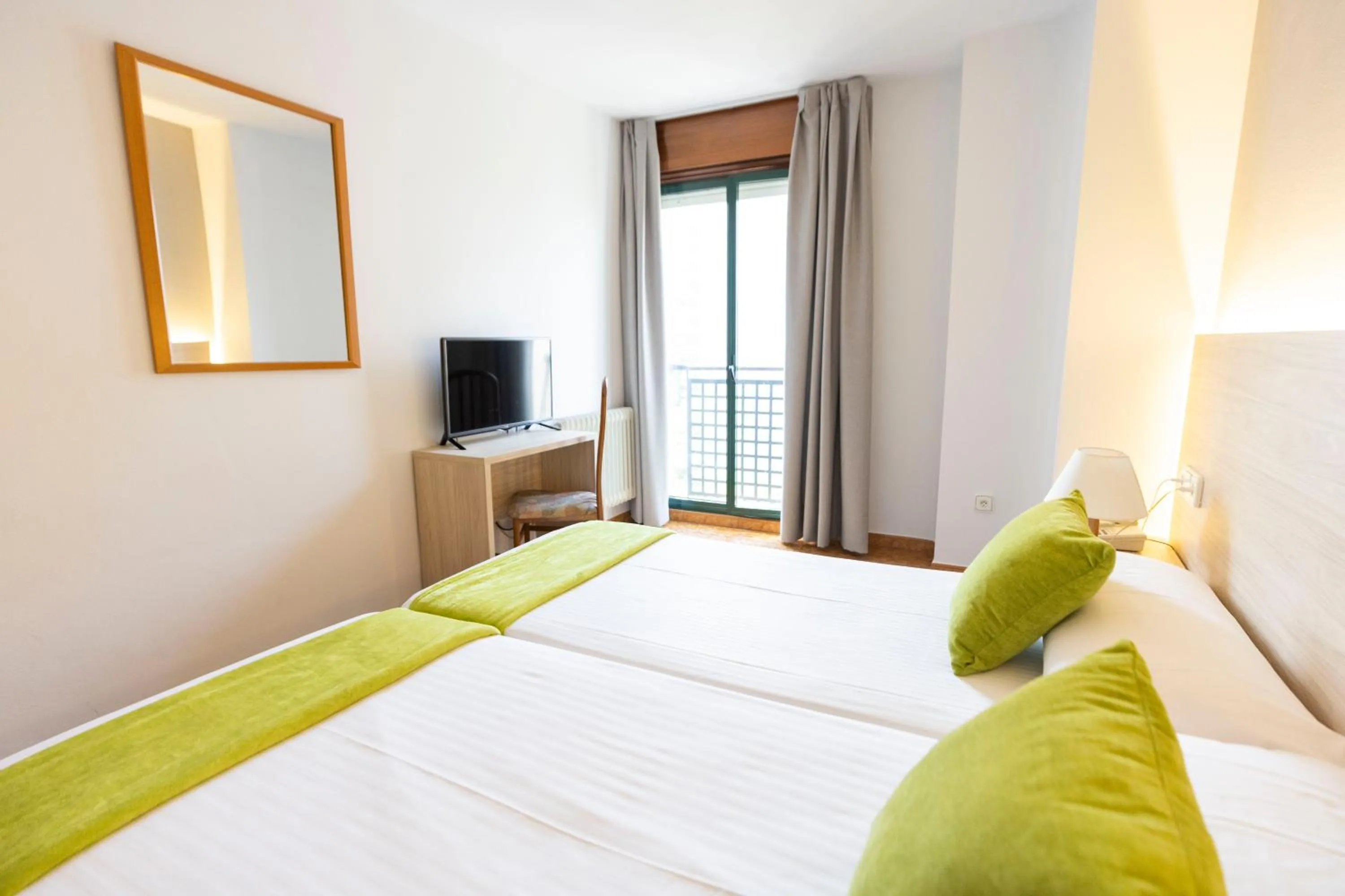 Photo of the whole room, Bed in Hotel Madrid