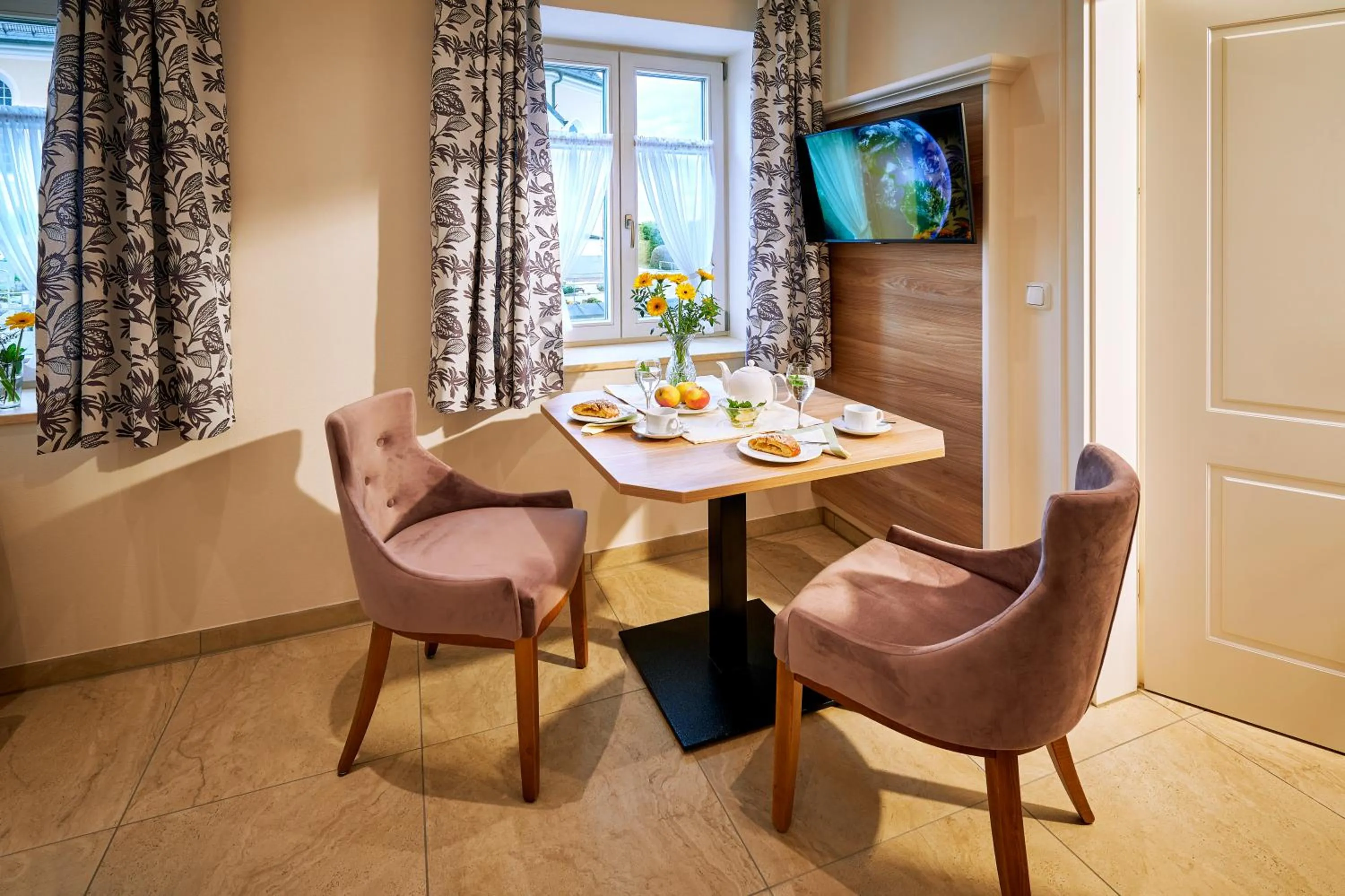 Dining area in Ferienwohnungen im Bonnschloessl