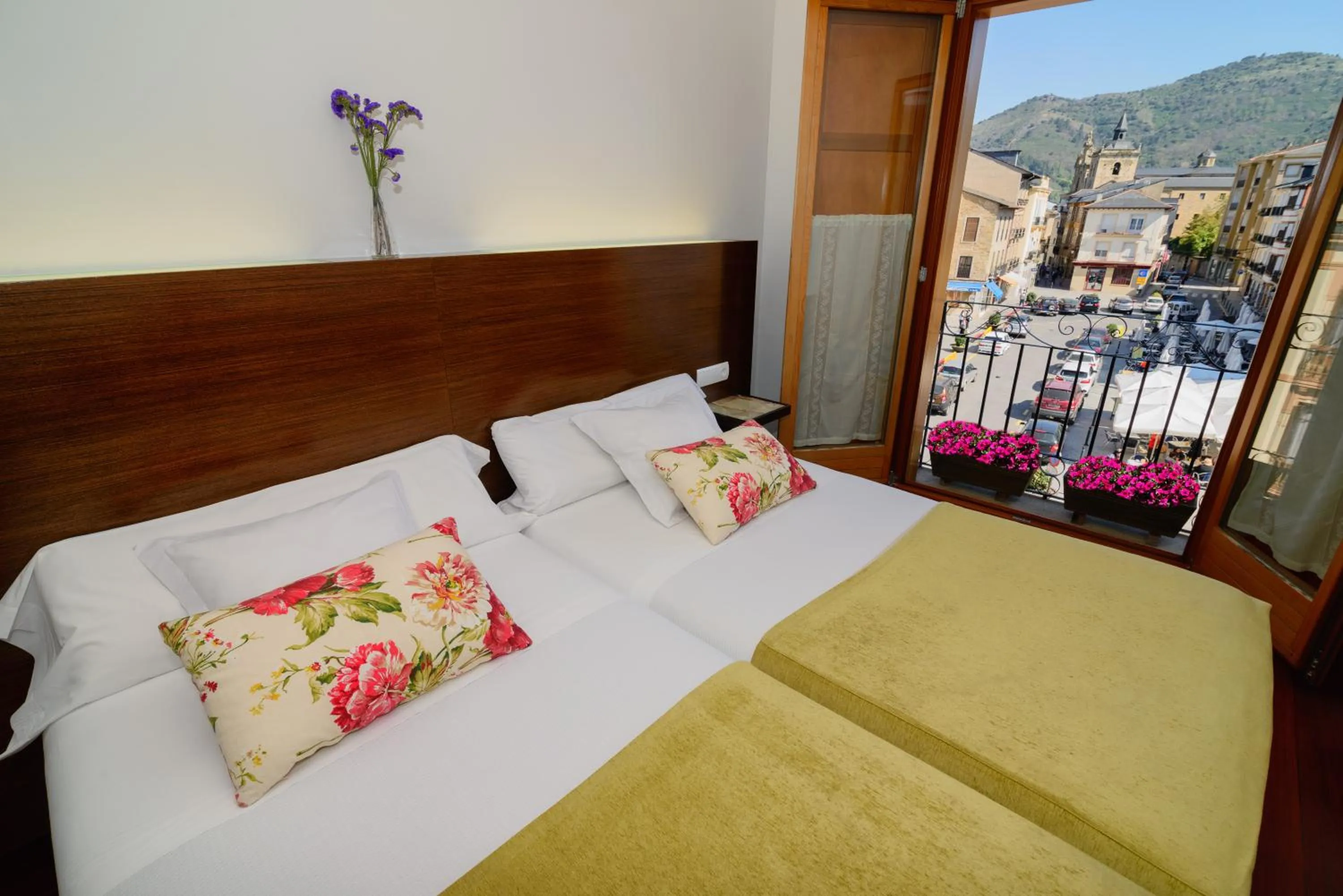 City view, Bed in Plaza Mayor