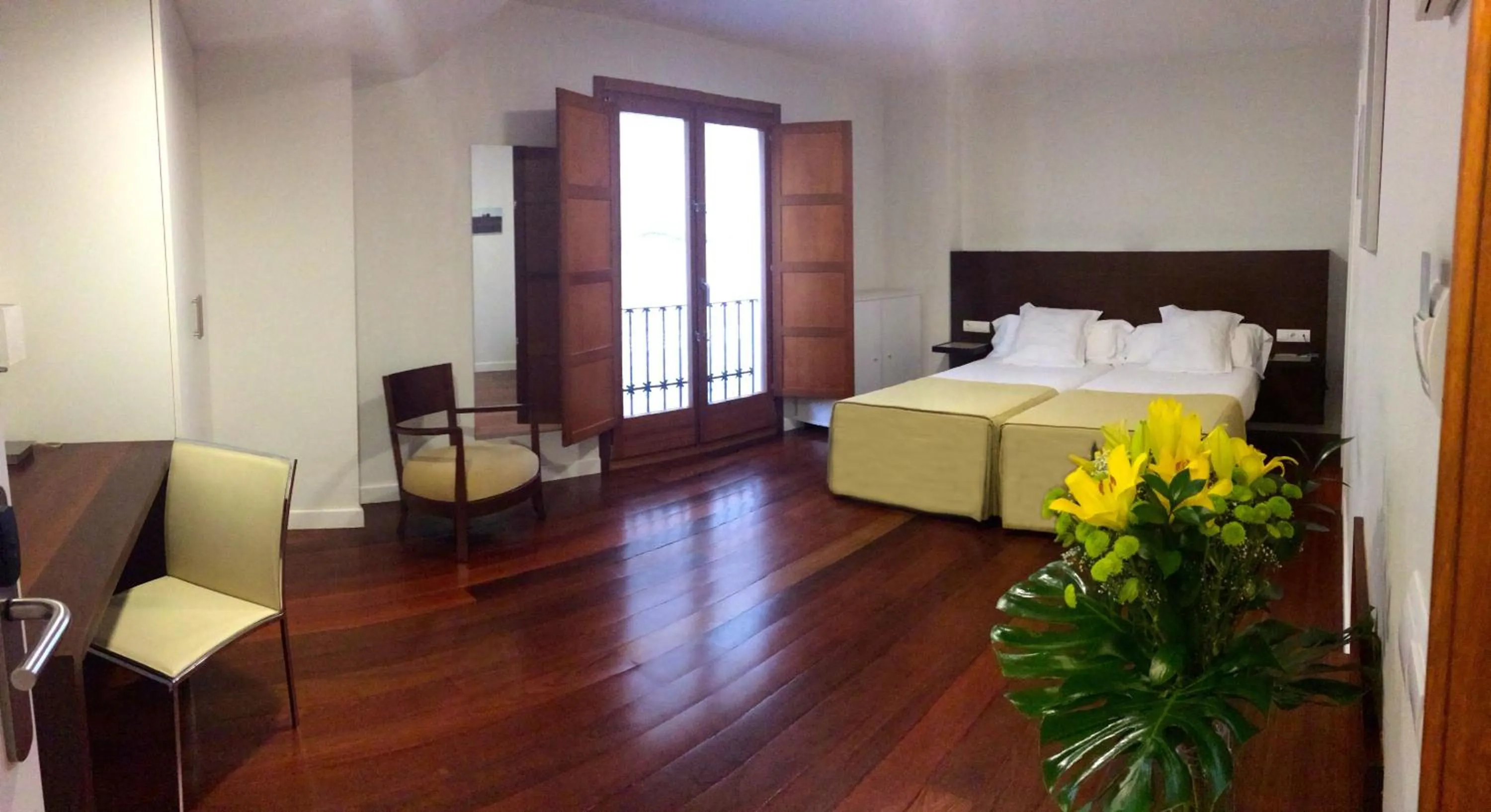 Bedroom, Bed in Plaza Mayor