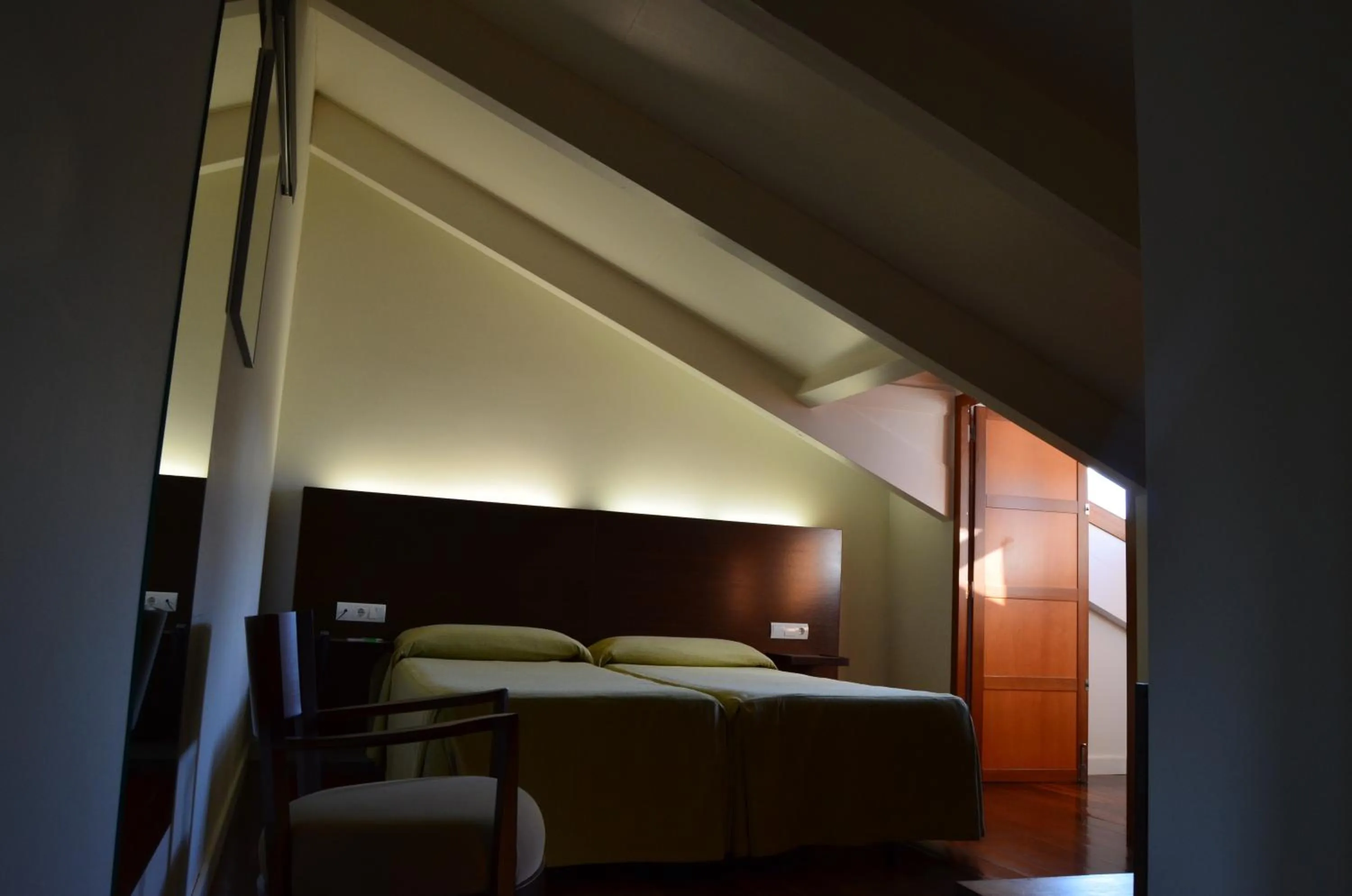 Photo of the whole room, Bed in Plaza Mayor