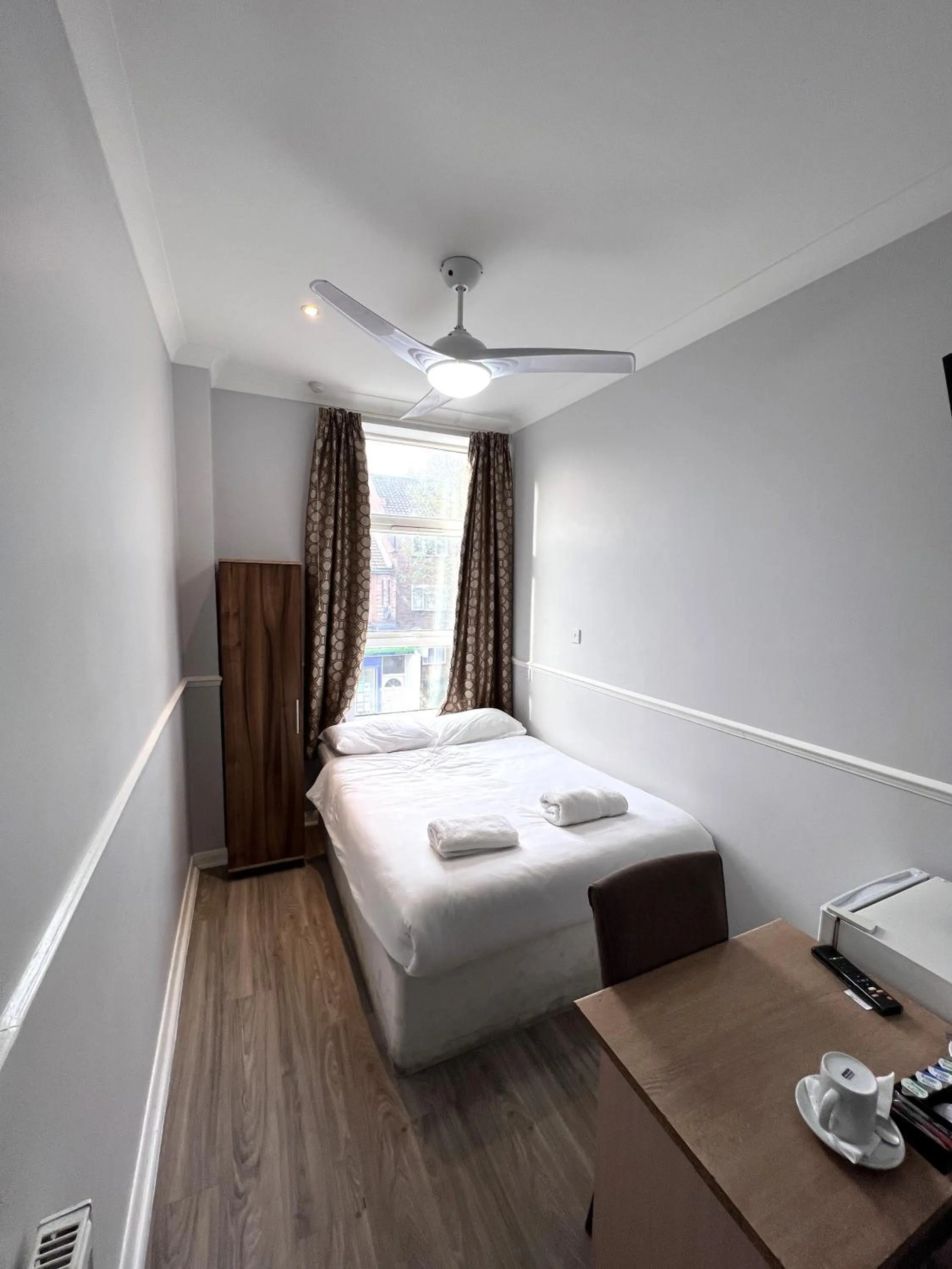 Bed in The Commongate Hotels