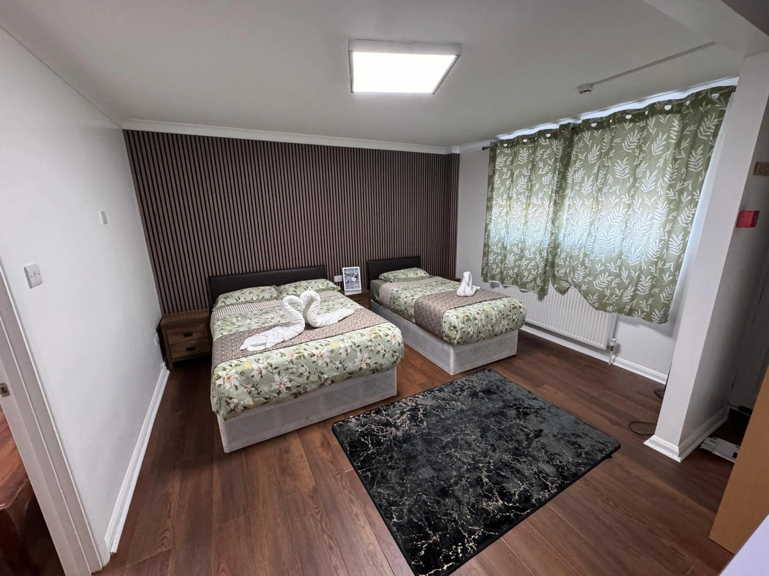 Bedroom, Bed in The Commongate Hotels