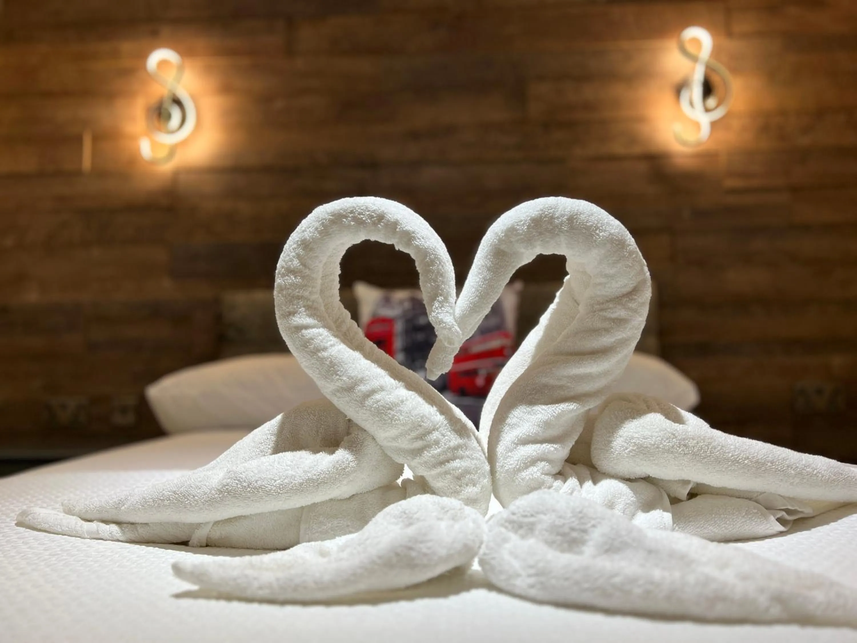 Bed in The Commongate Hotels