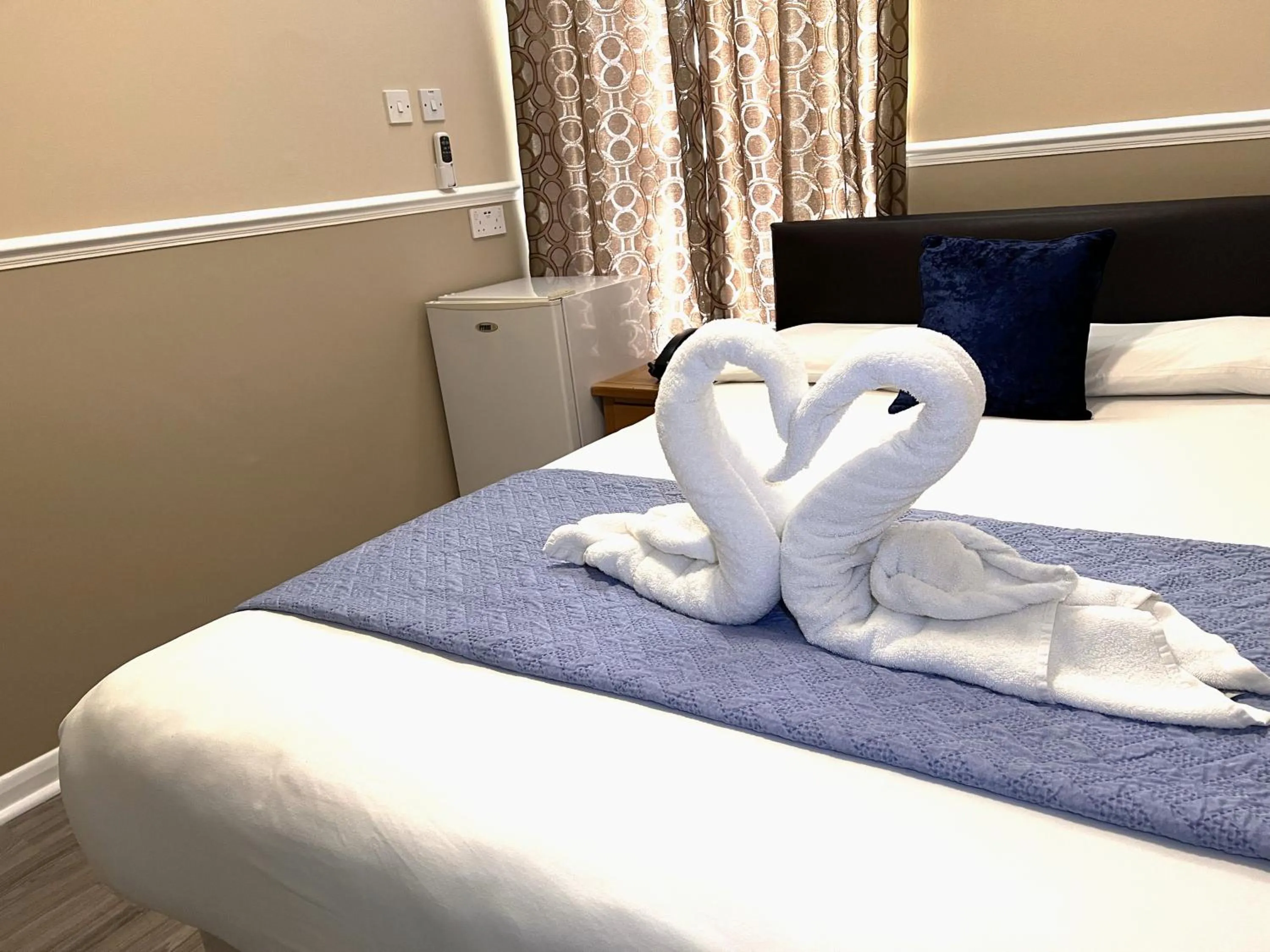 Bed in The Commongate Hotels