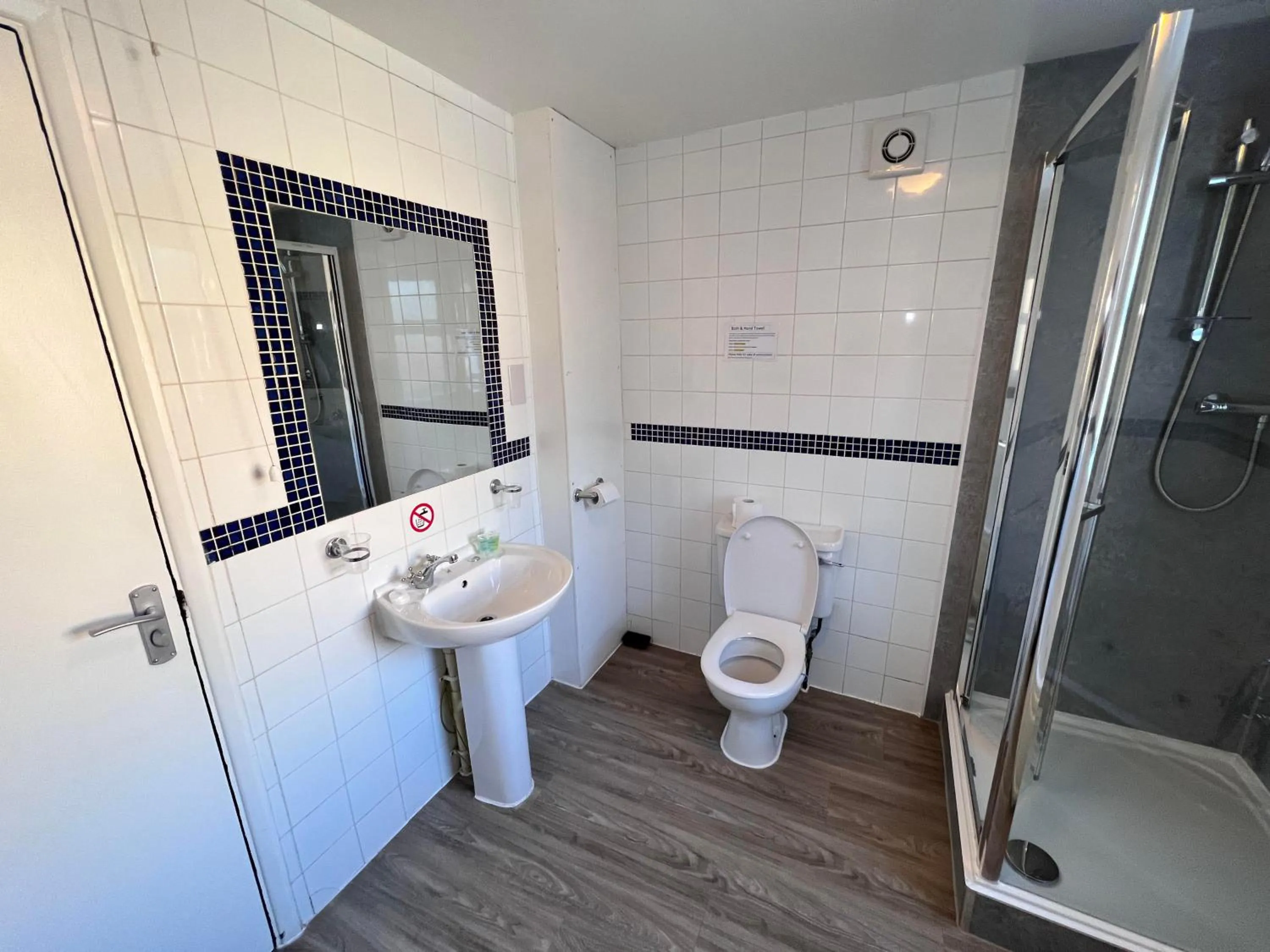 Shower in The Commongate Hotels