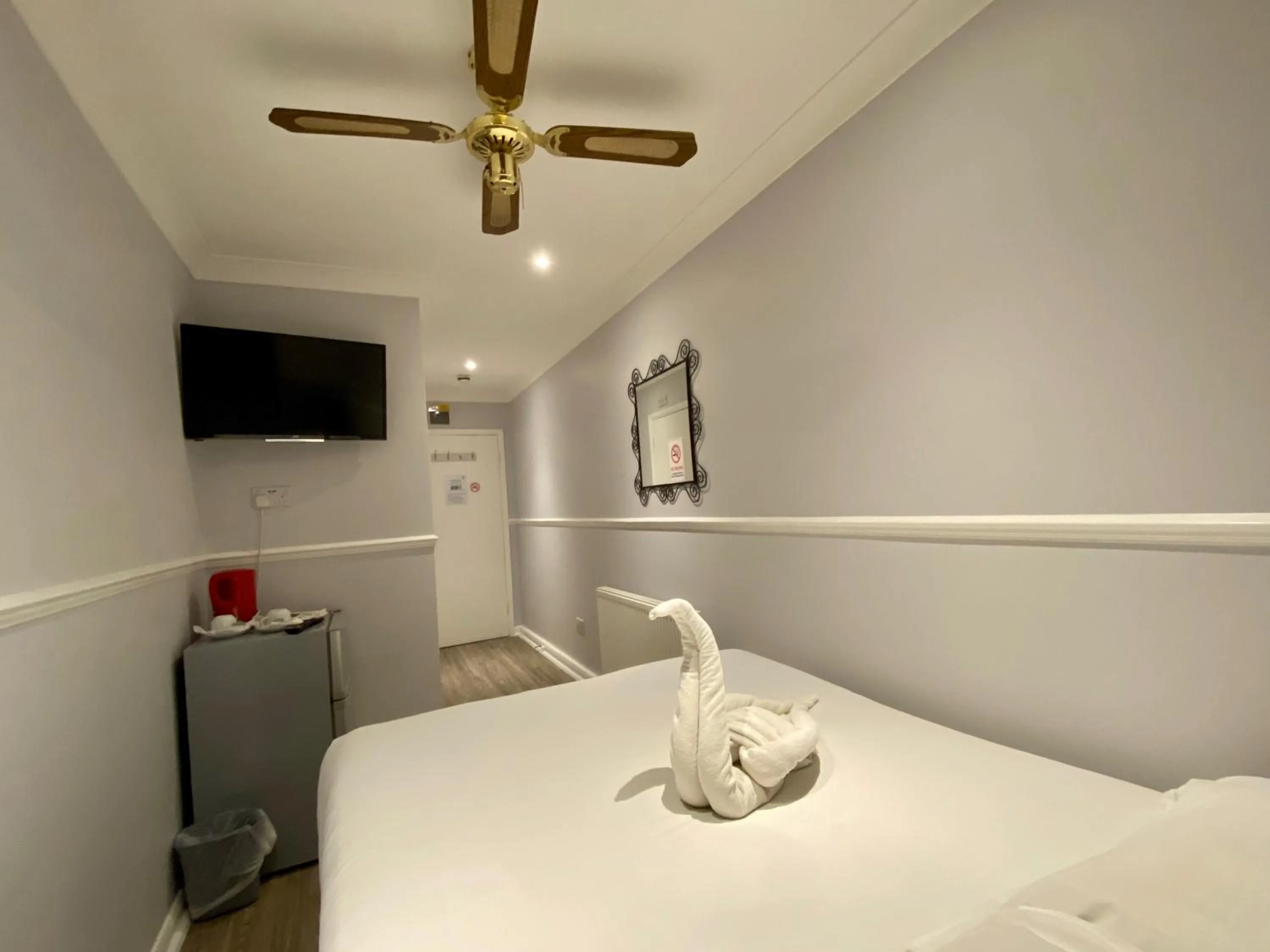 Bed in The Commongate Hotels