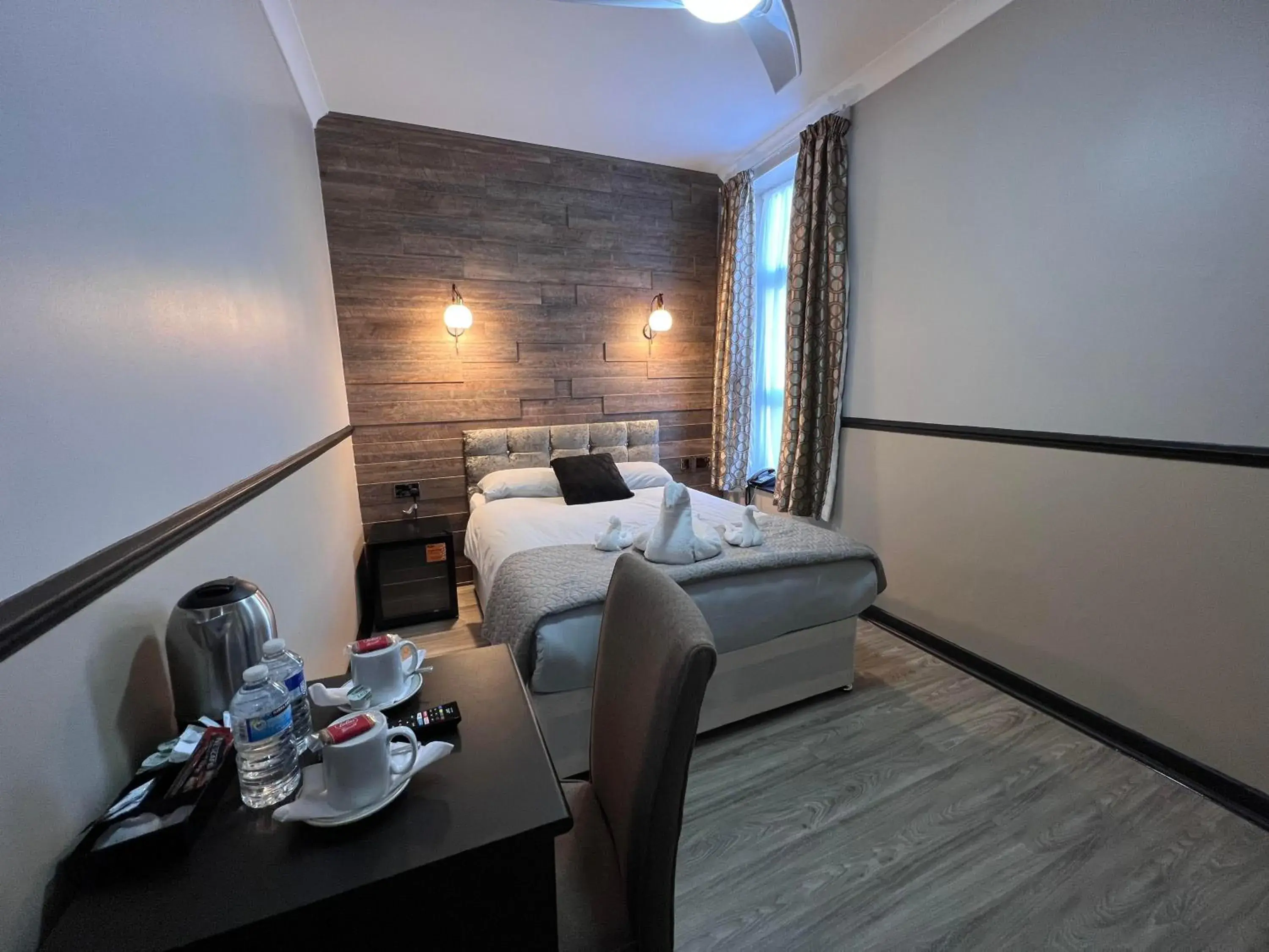 Bed in The Commongate Hotels Bed in The Commongate Hotels