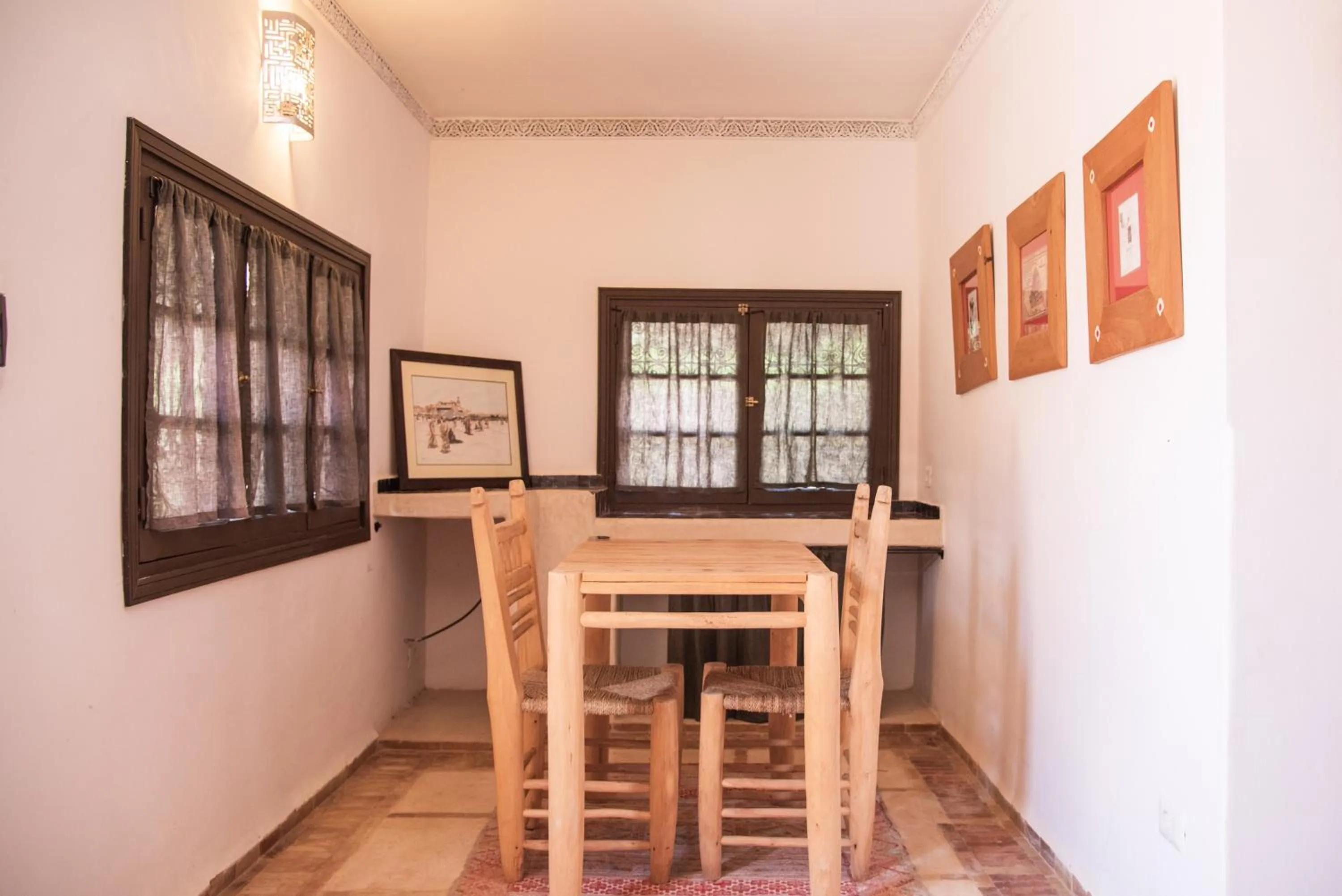 Photo of the whole room in Jnane Allia