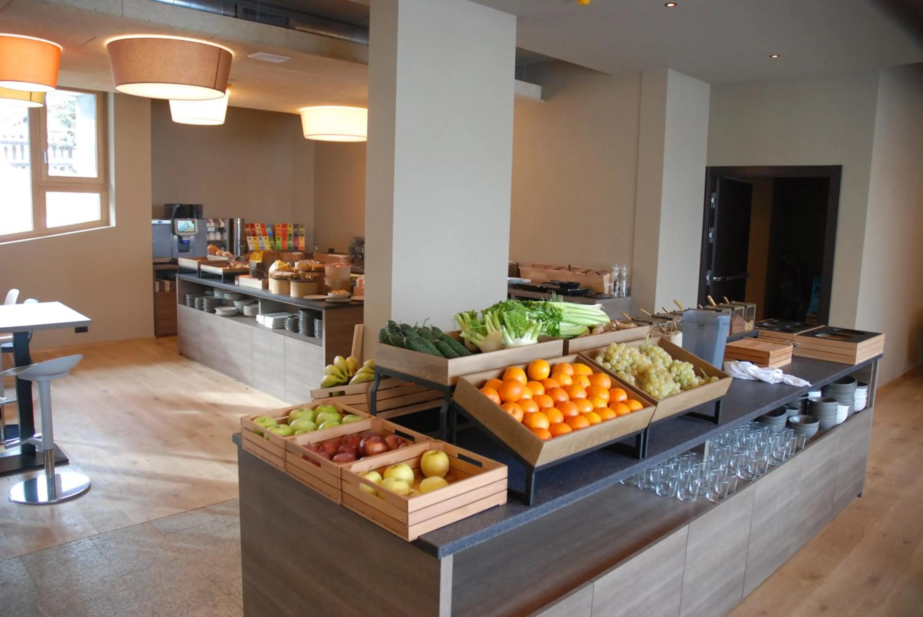 Buffet breakfast in Montivas Lodge