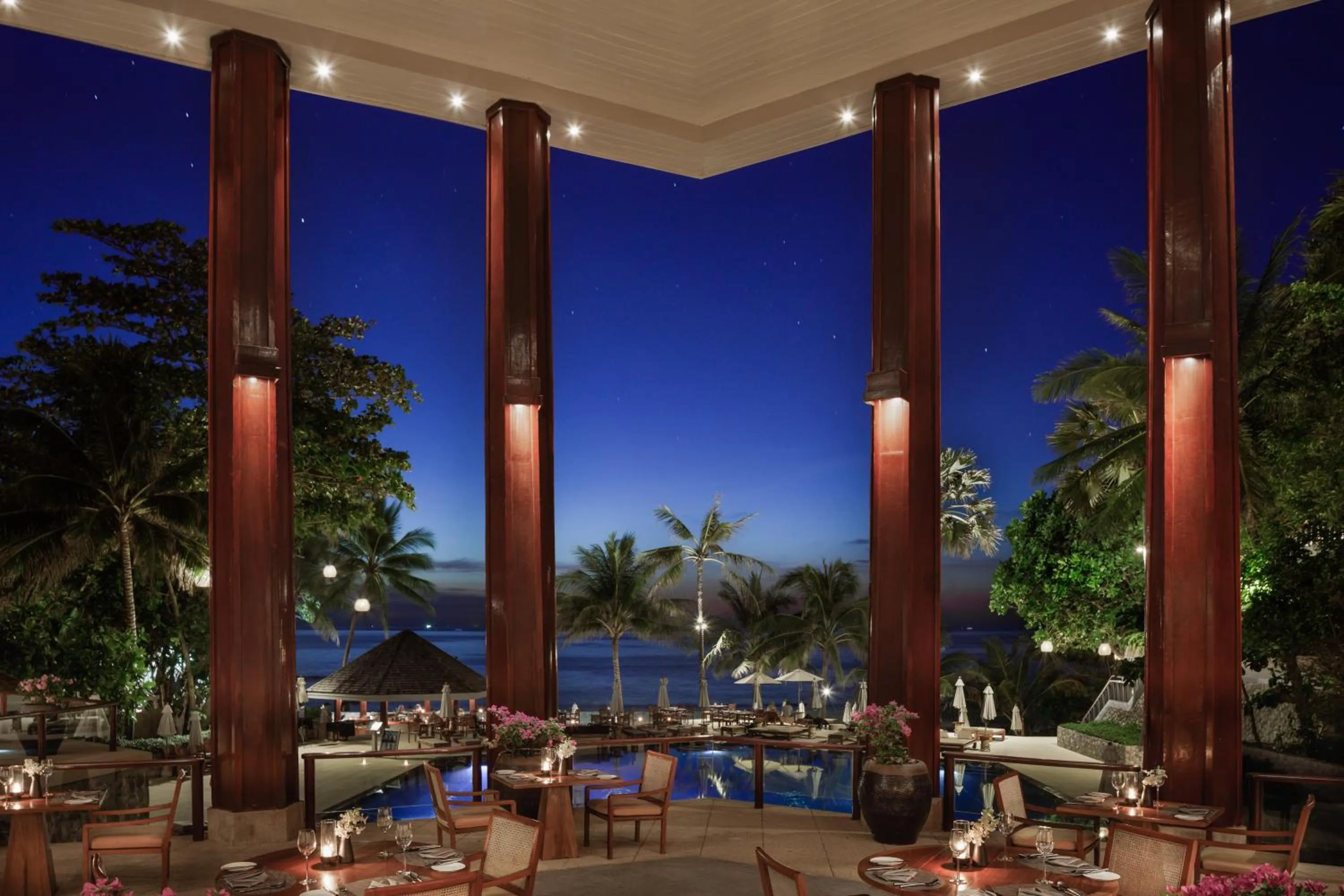 Restaurant/places to eat in The Surin Phuket