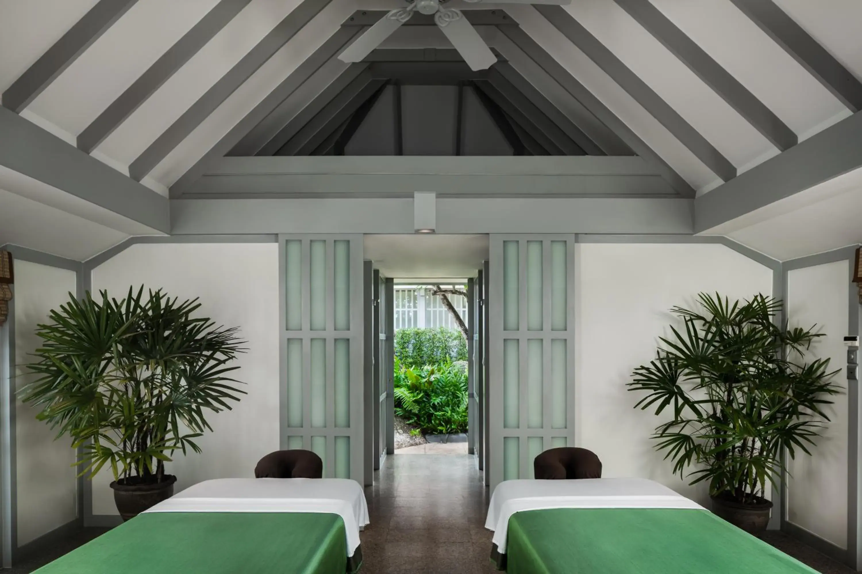 Massage, Bed in The Surin Phuket Massage, Bed in The Surin Phuket