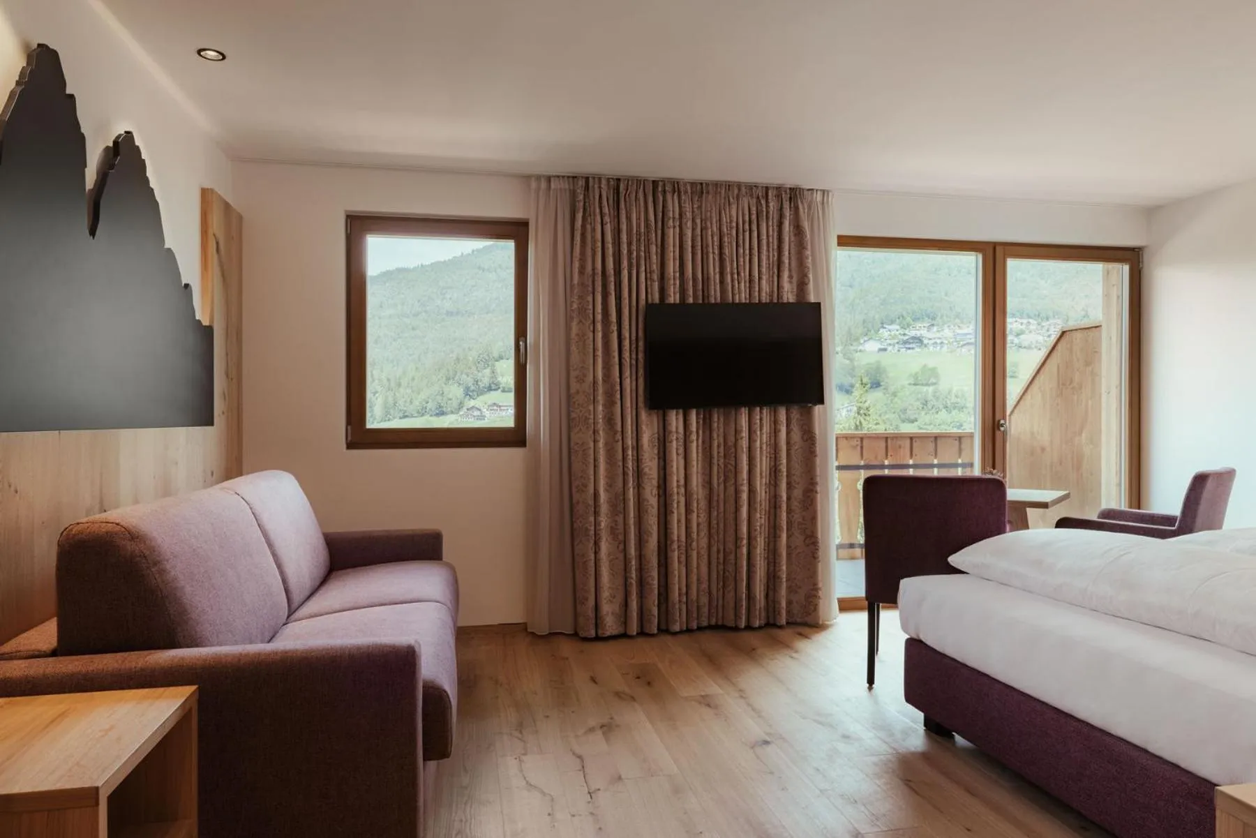 Photo of the whole room, Bed in Hotel Digon