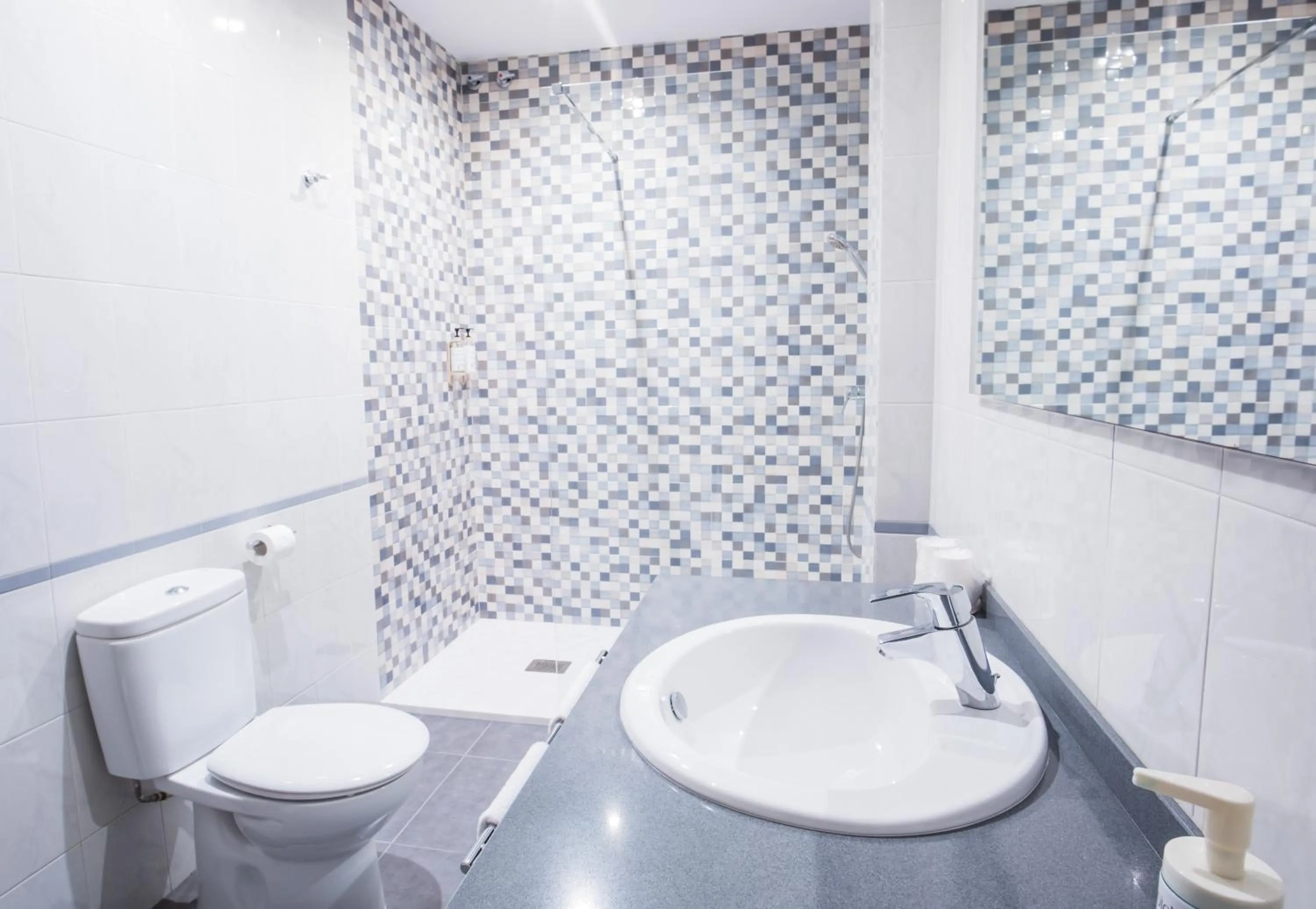 Bathroom in Alda Corcubión