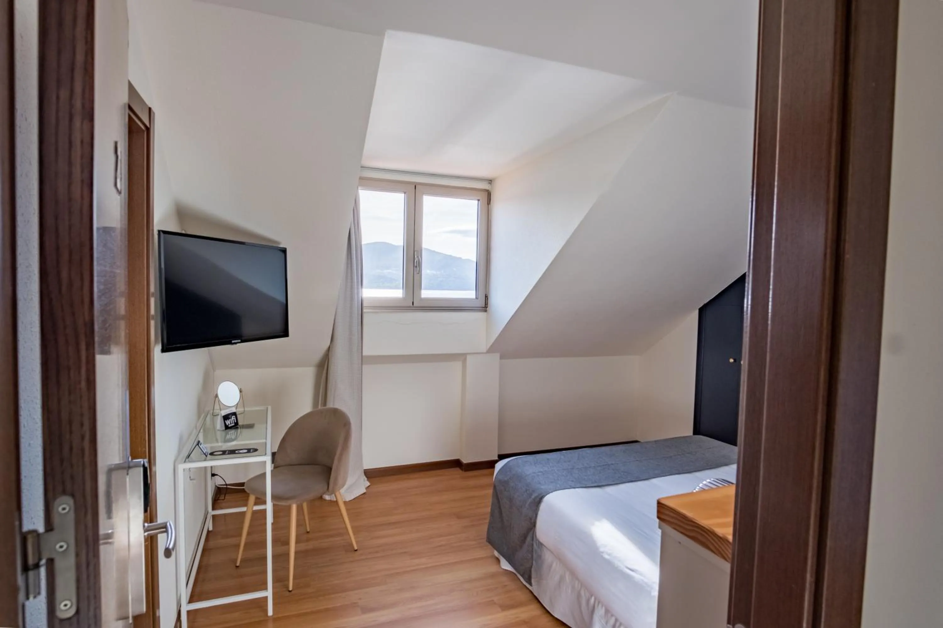 Bedroom, Bed in Alda Corcubión