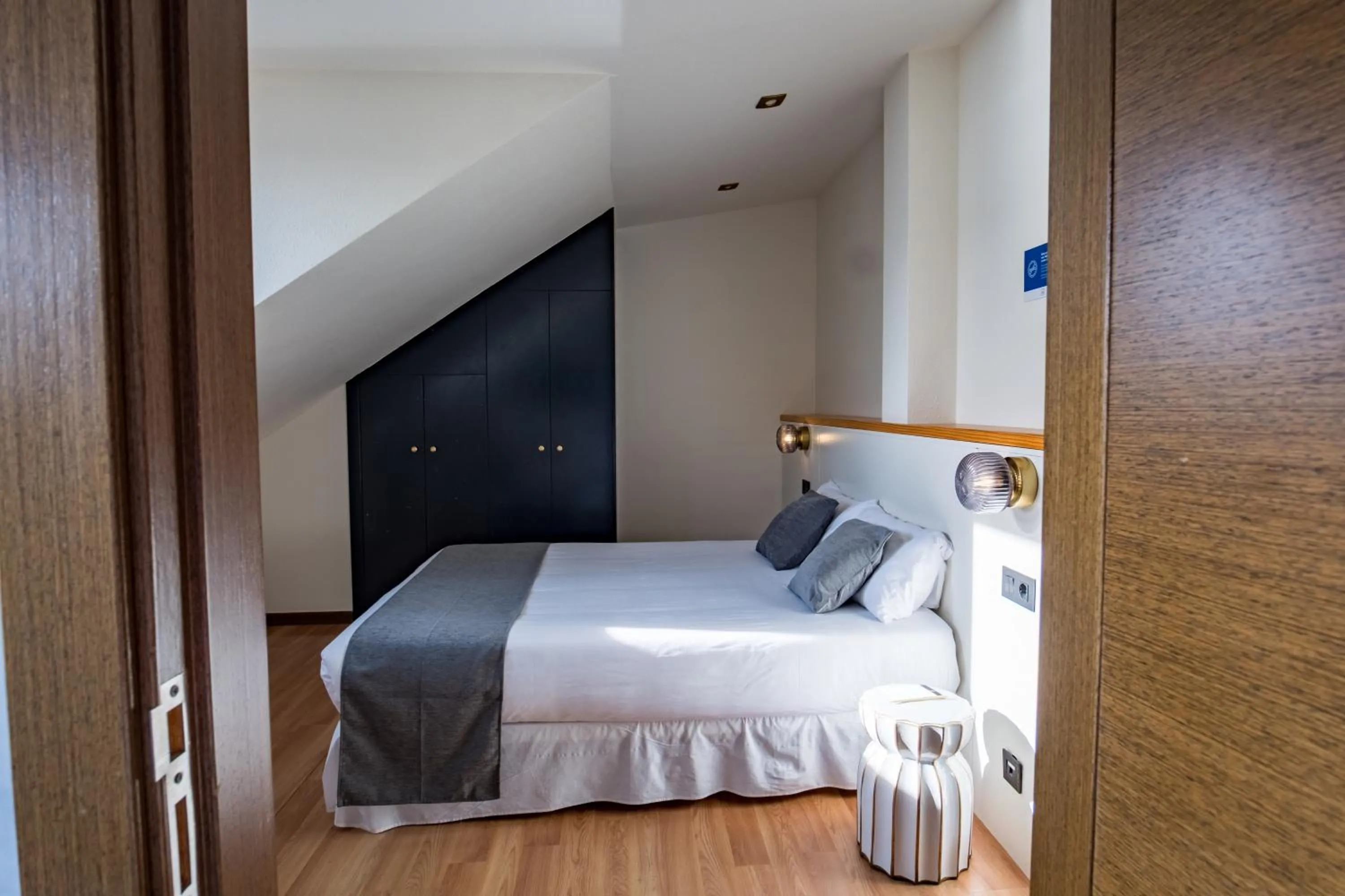 Bedroom, Bed in Alda Corcubión
