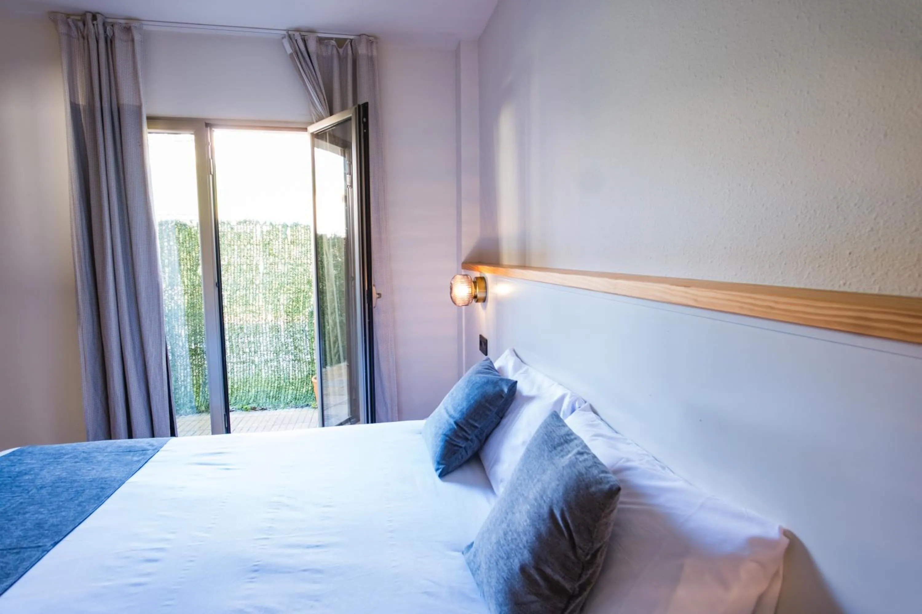 Bedroom, Bed in Alda Corcubión