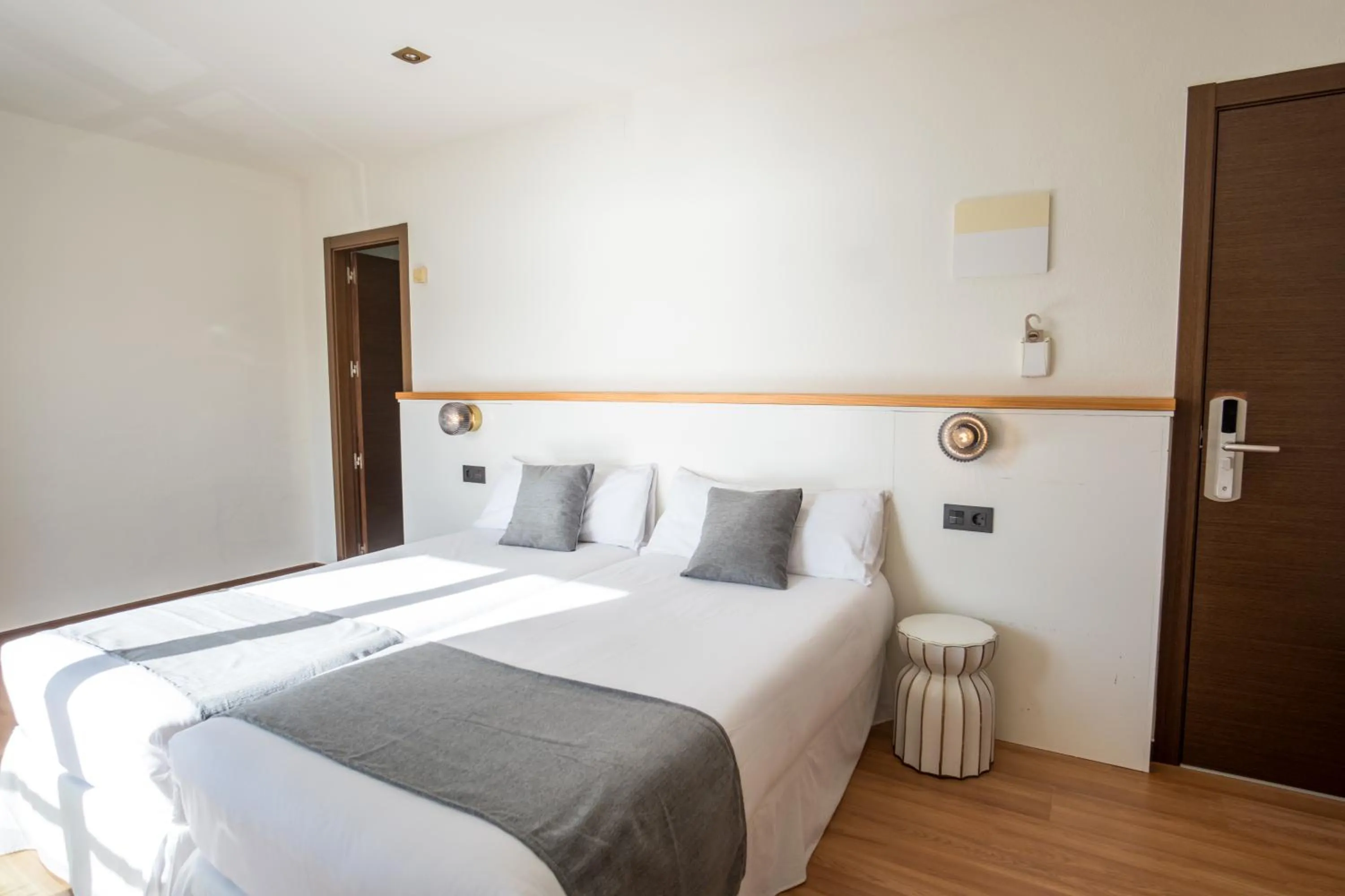 Bedroom, Bed in Alda Corcubión