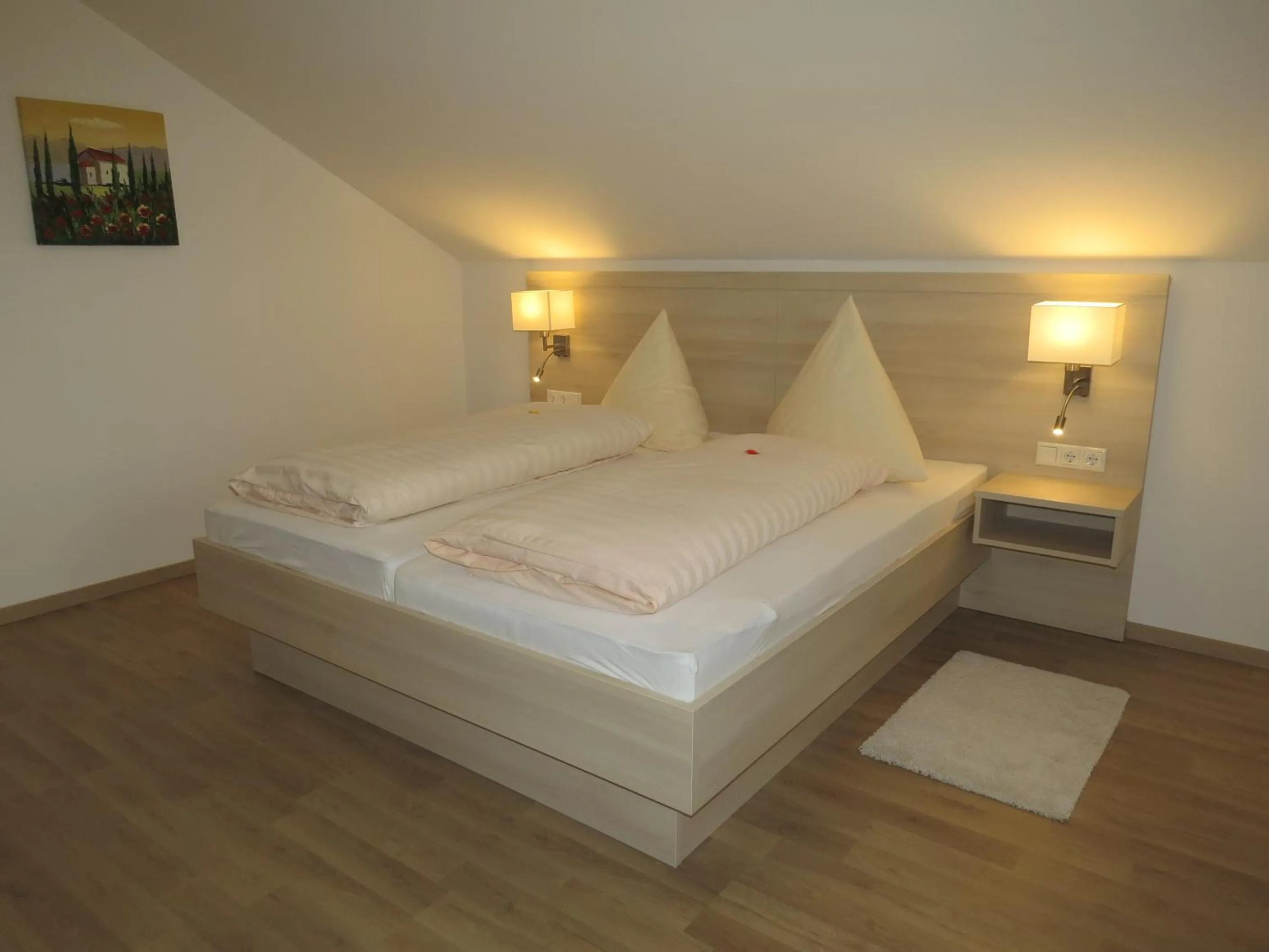 Photo of the whole room, Bed in Büchelsteiner Hof