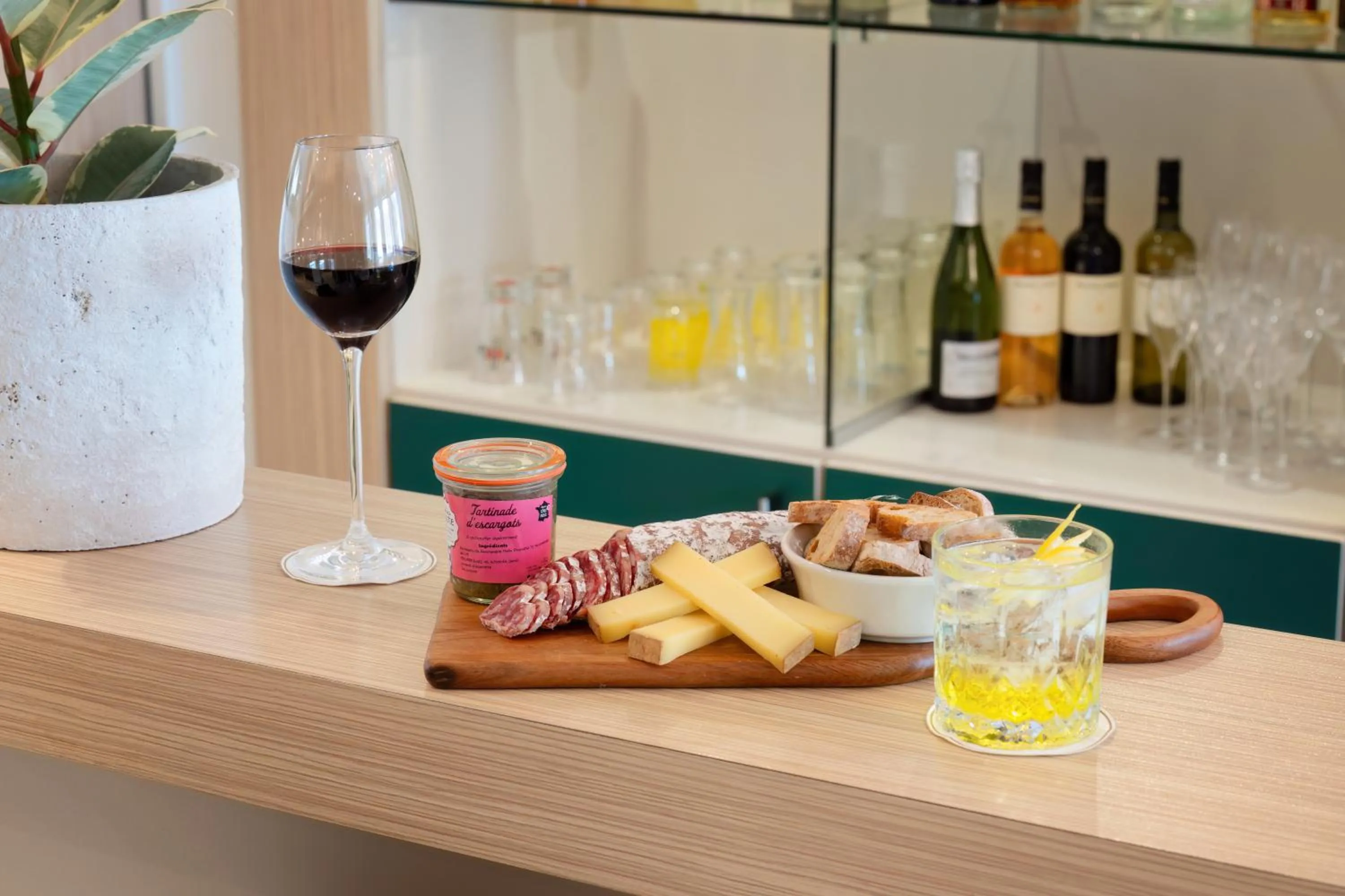 Food and drinks in Best Western Plus Hôtel Belfort Centre Gare