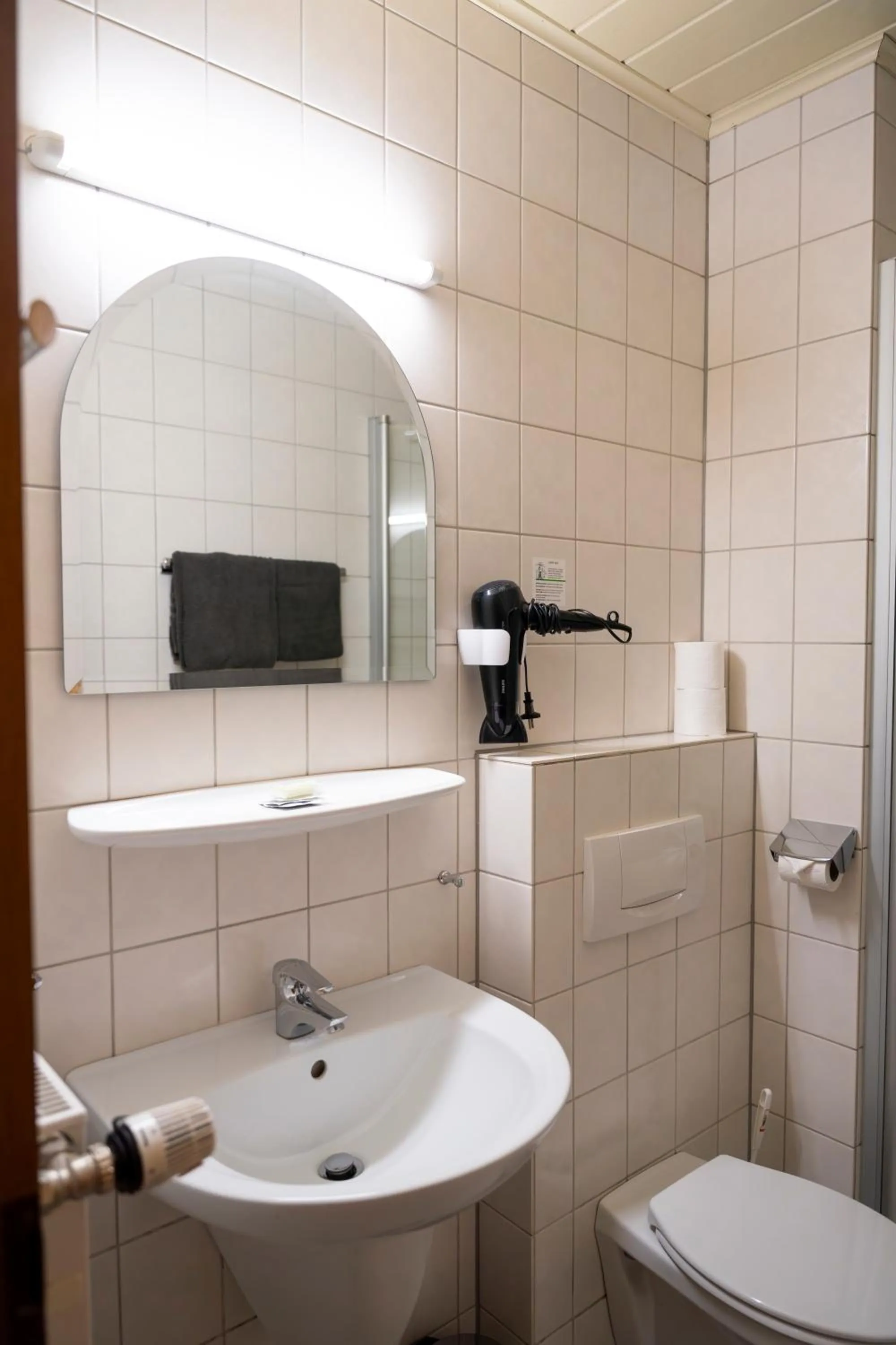 Bathroom in Hotel Gülser Weinstube