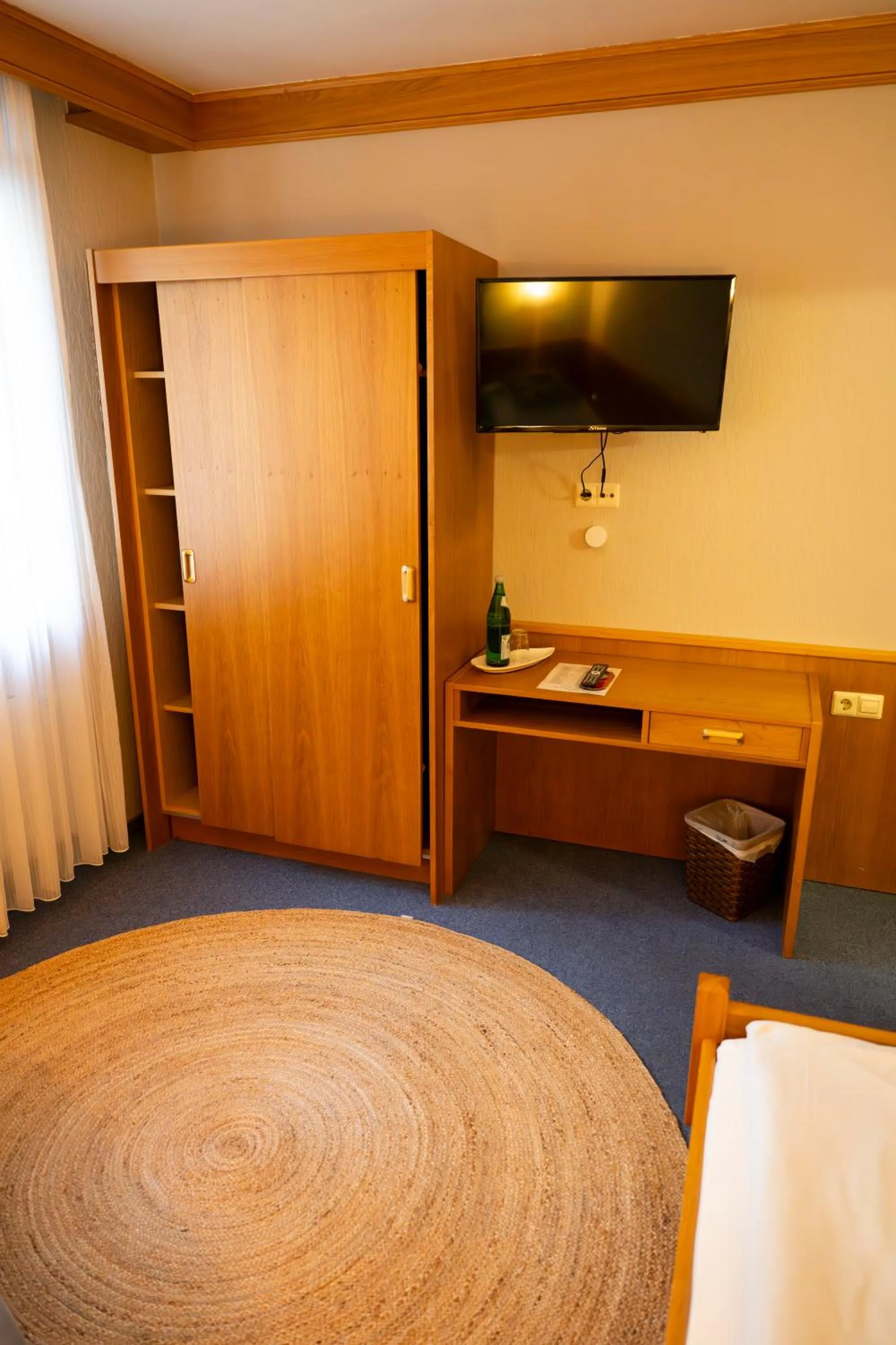 Bedroom in Hotel Gülser Weinstube