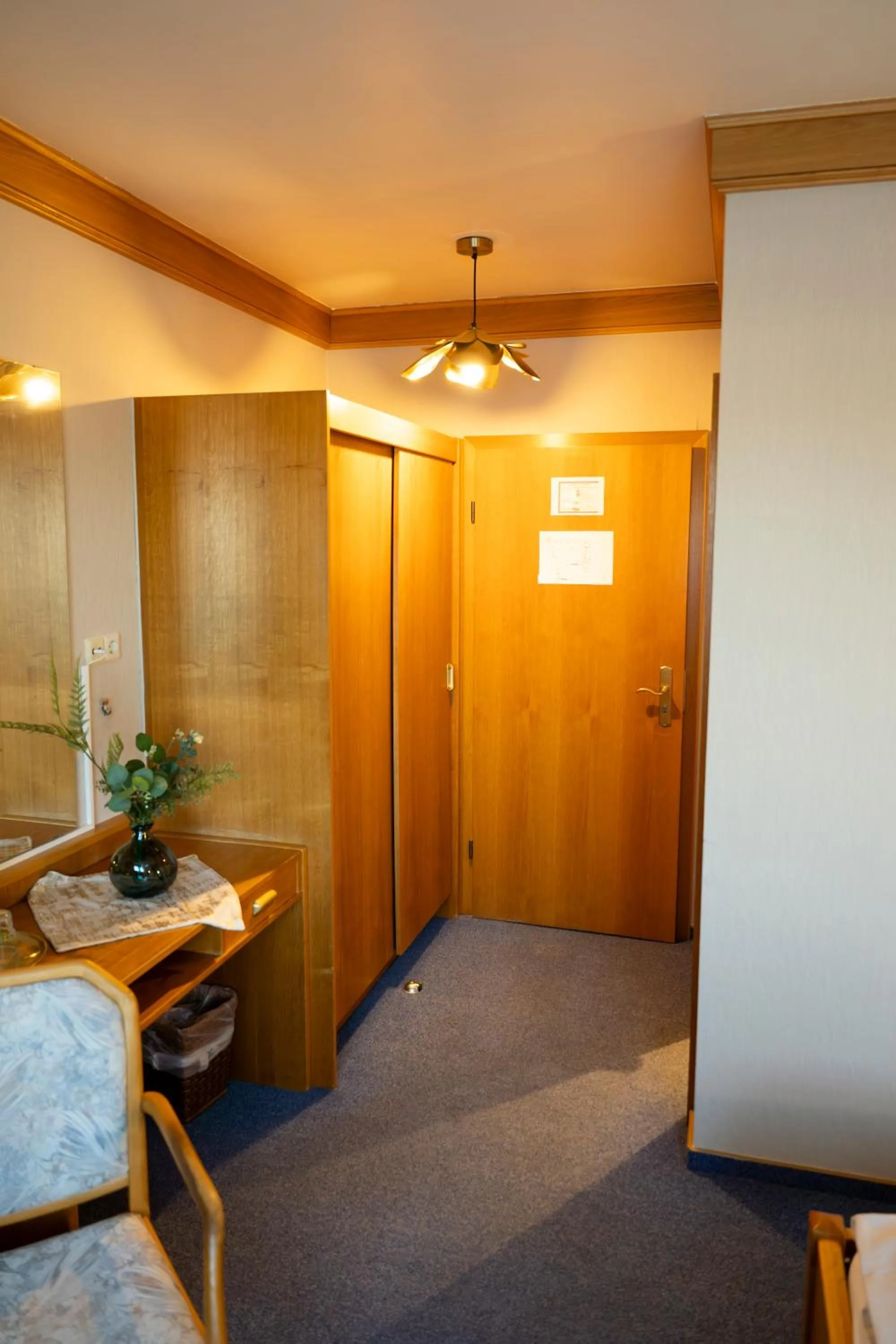 Bedroom in Hotel Gülser Weinstube