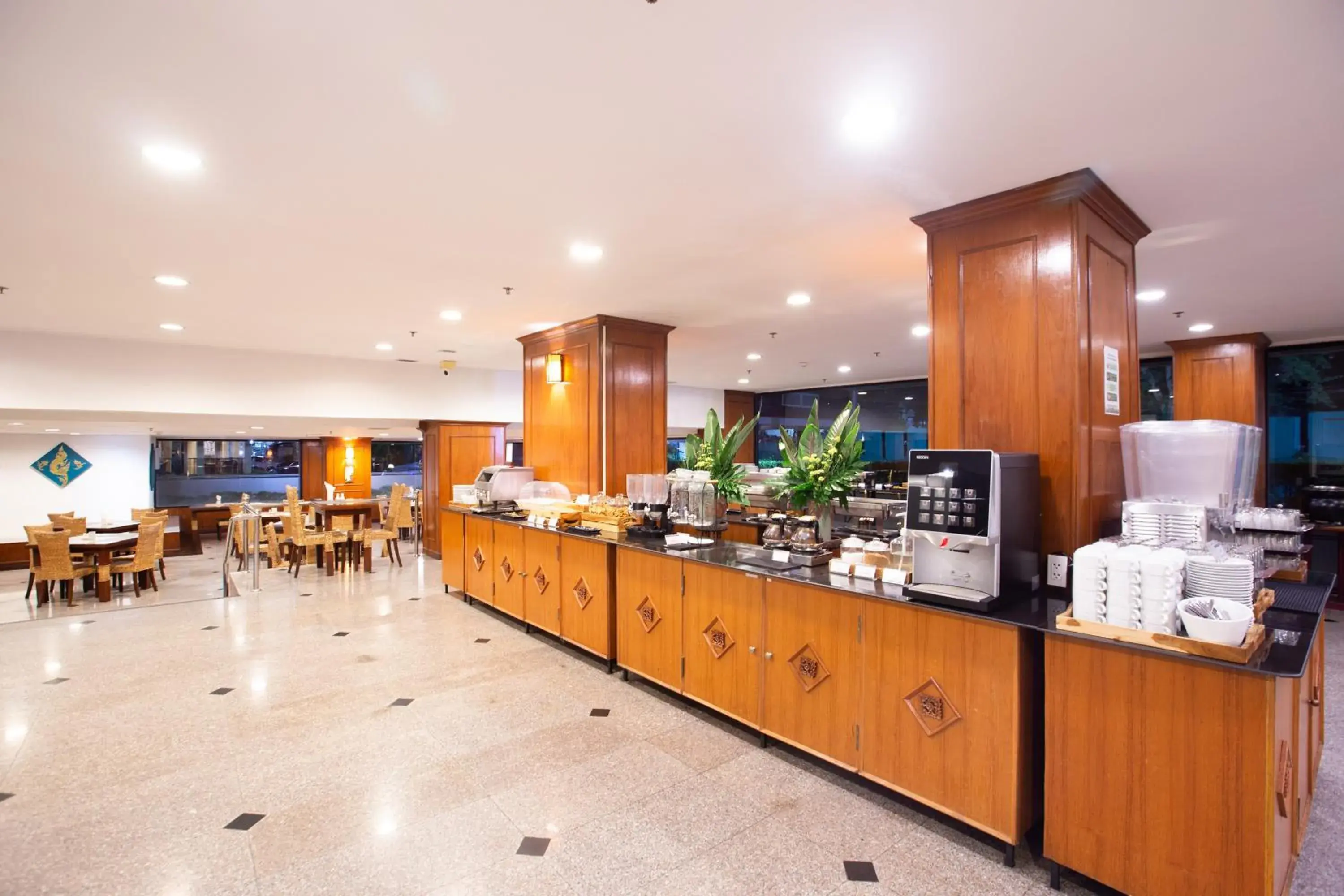 Restaurant/places to eat in CH Hotel Restaurant/places to eat in CH Hotel