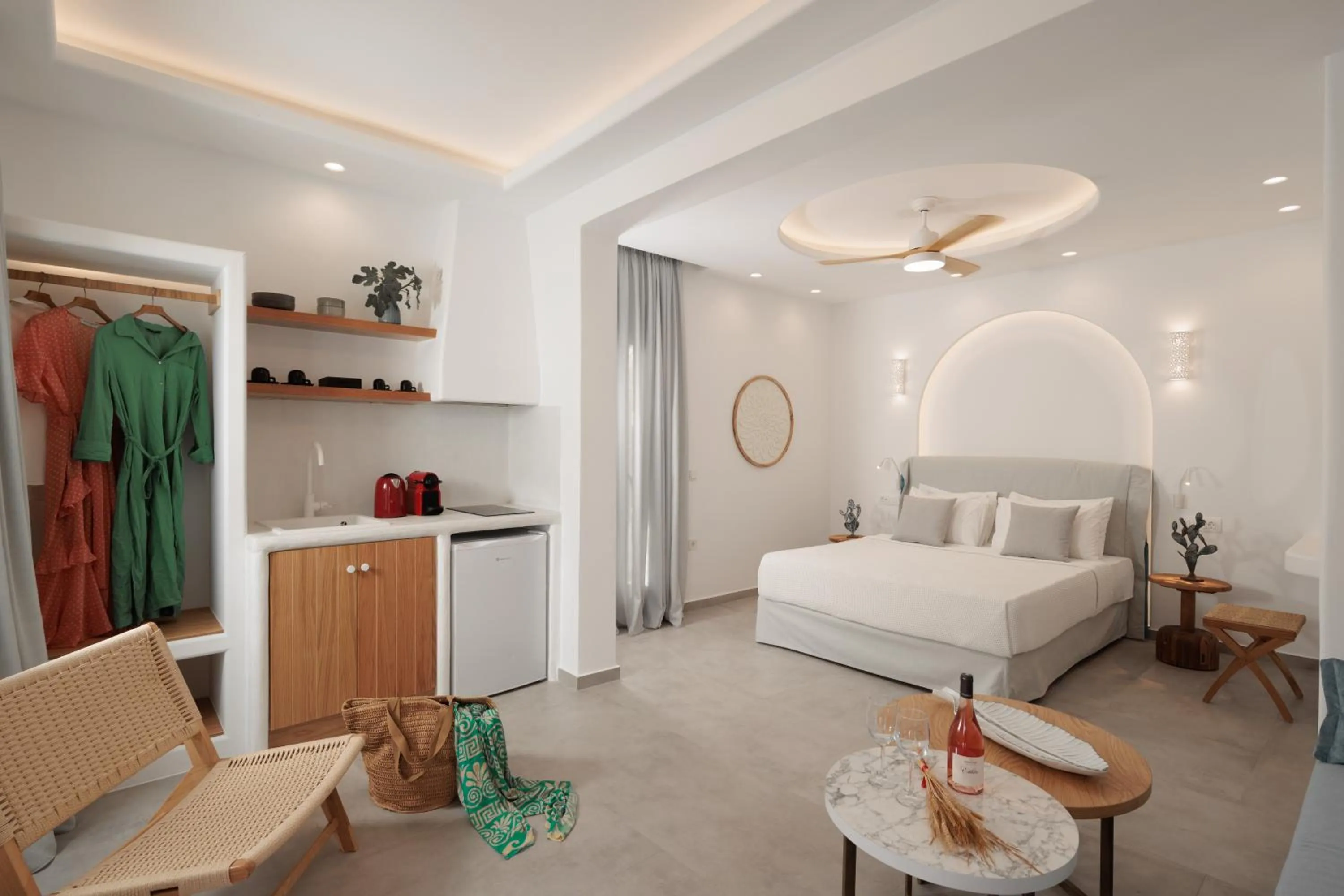 Kitchen or kitchenette, Bed in Agia Anna Living