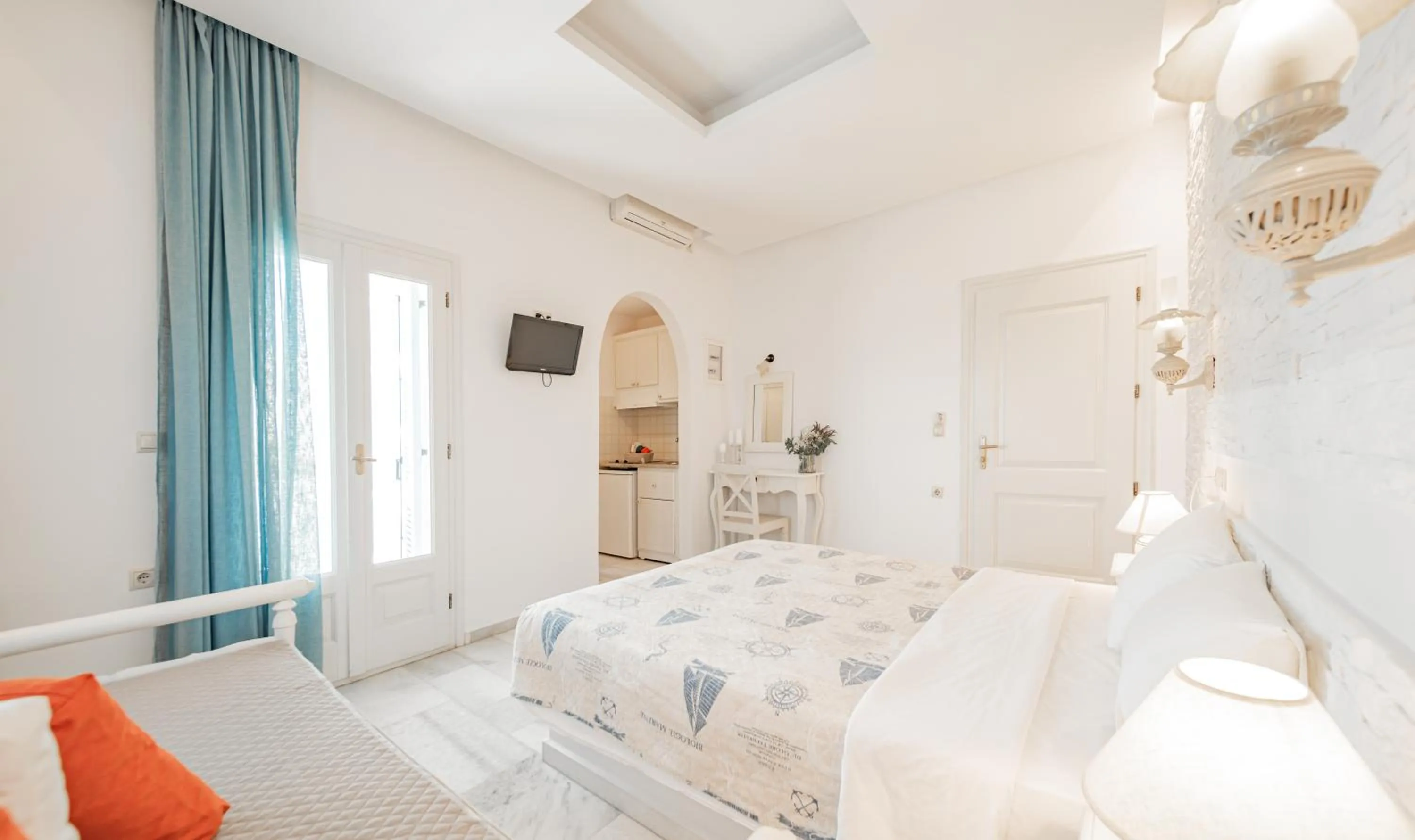 Bed in Agia Anna Living