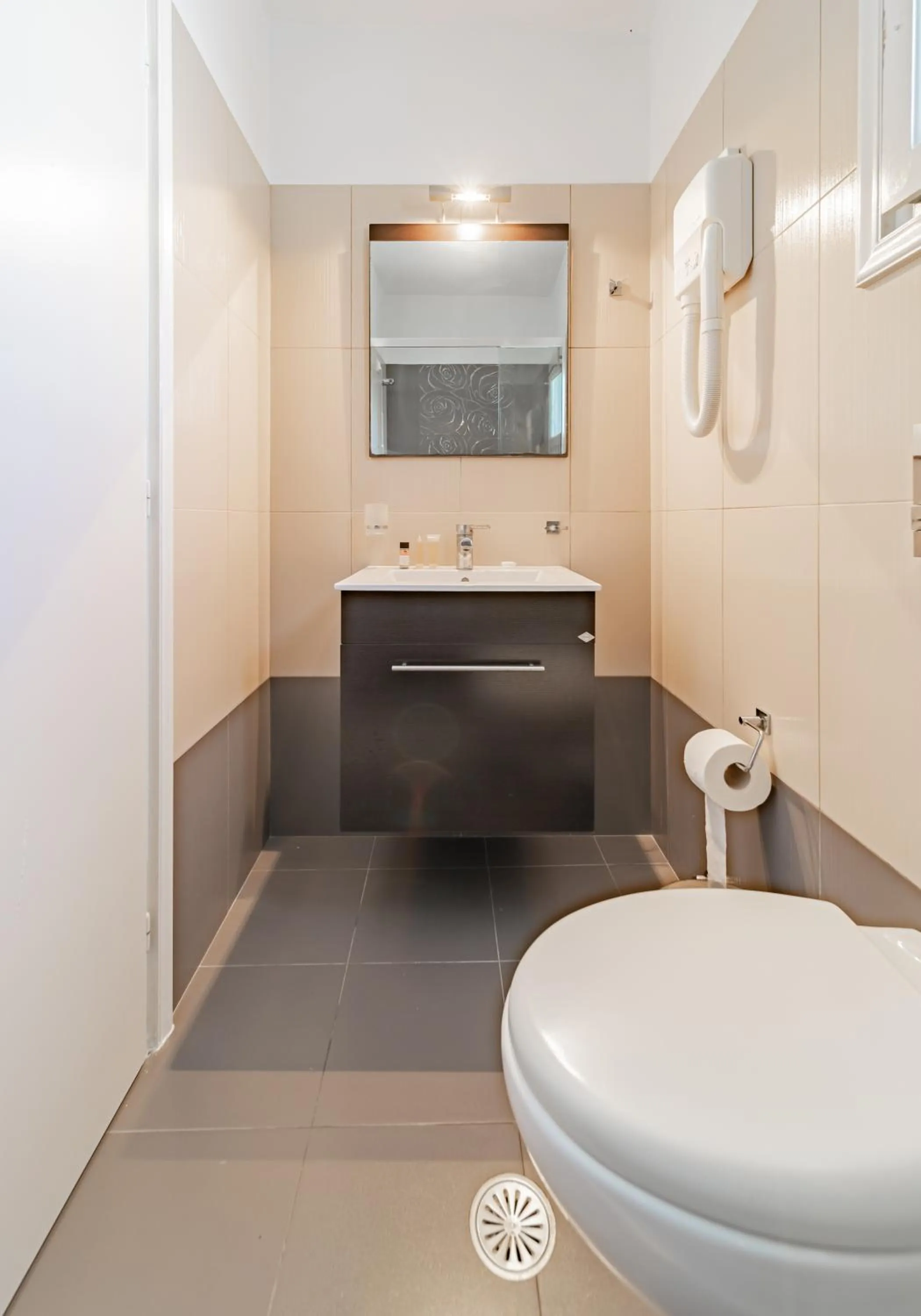 Bathroom in Agia Anna Living