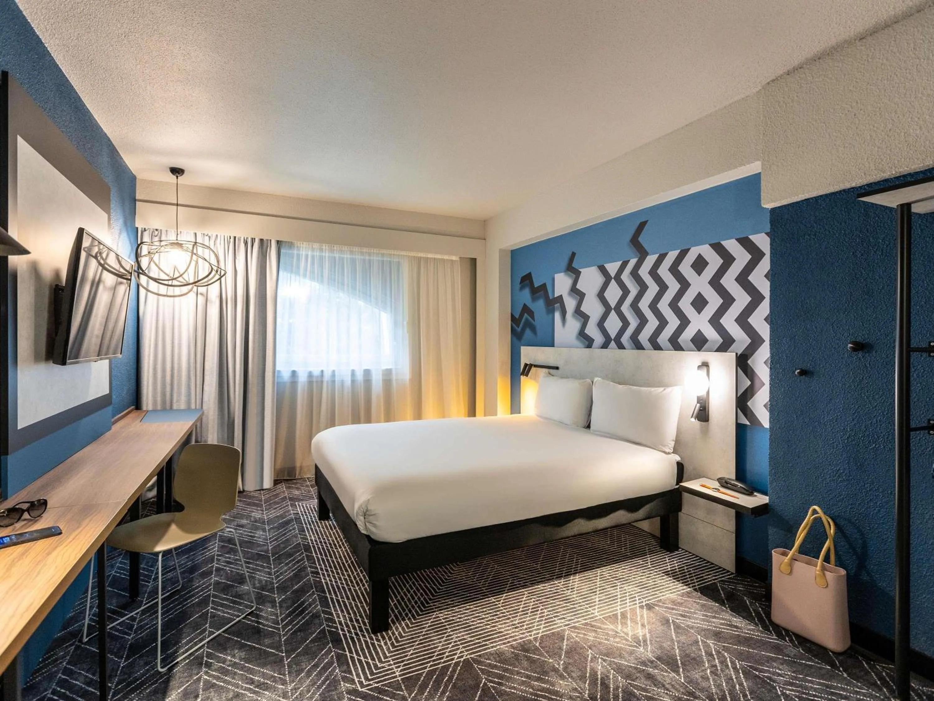 Bedroom, Bed in ibis Styles Bordeaux Centre Mériadeck