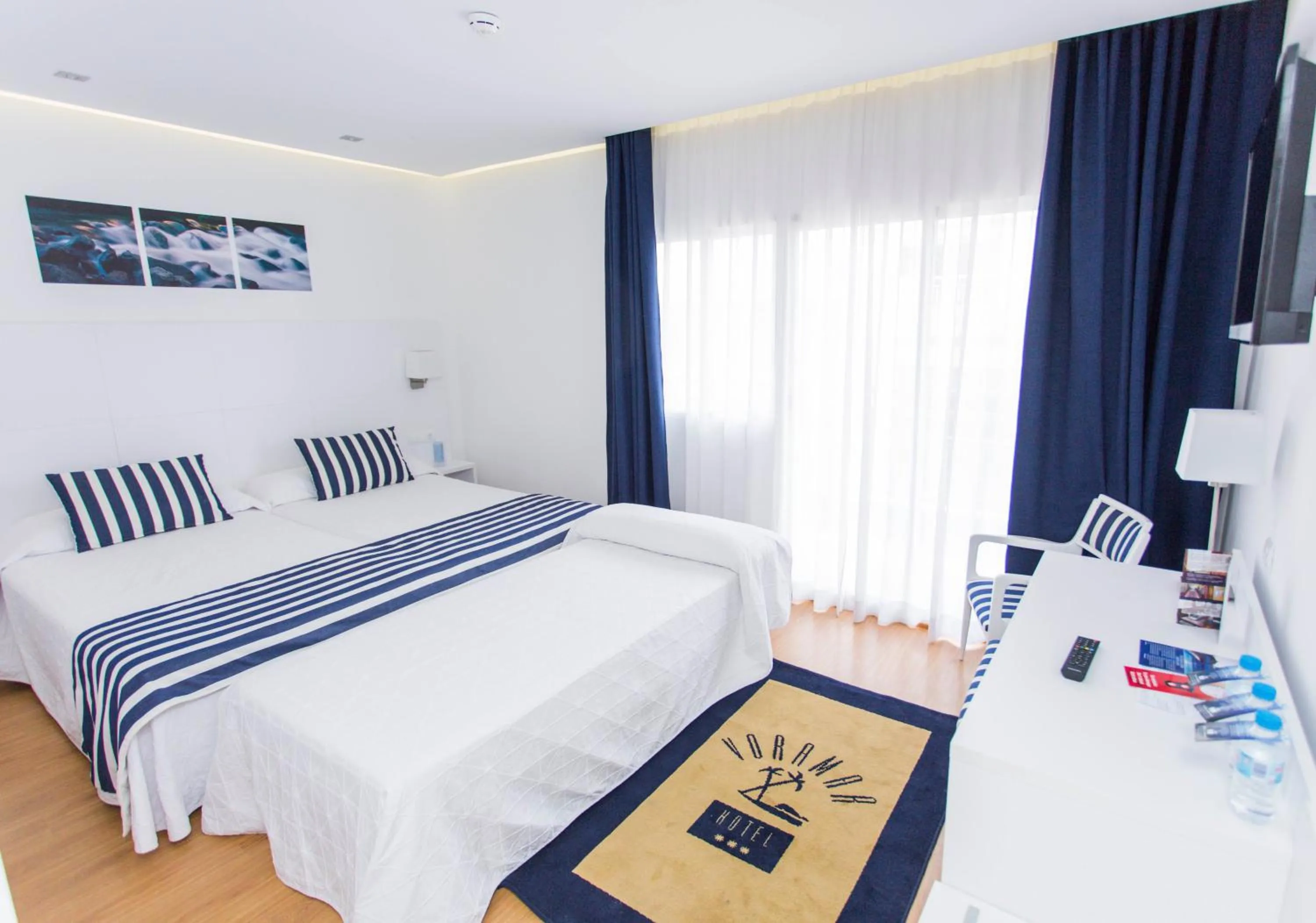 Photo of the whole room, Bed in Hotel Voramar