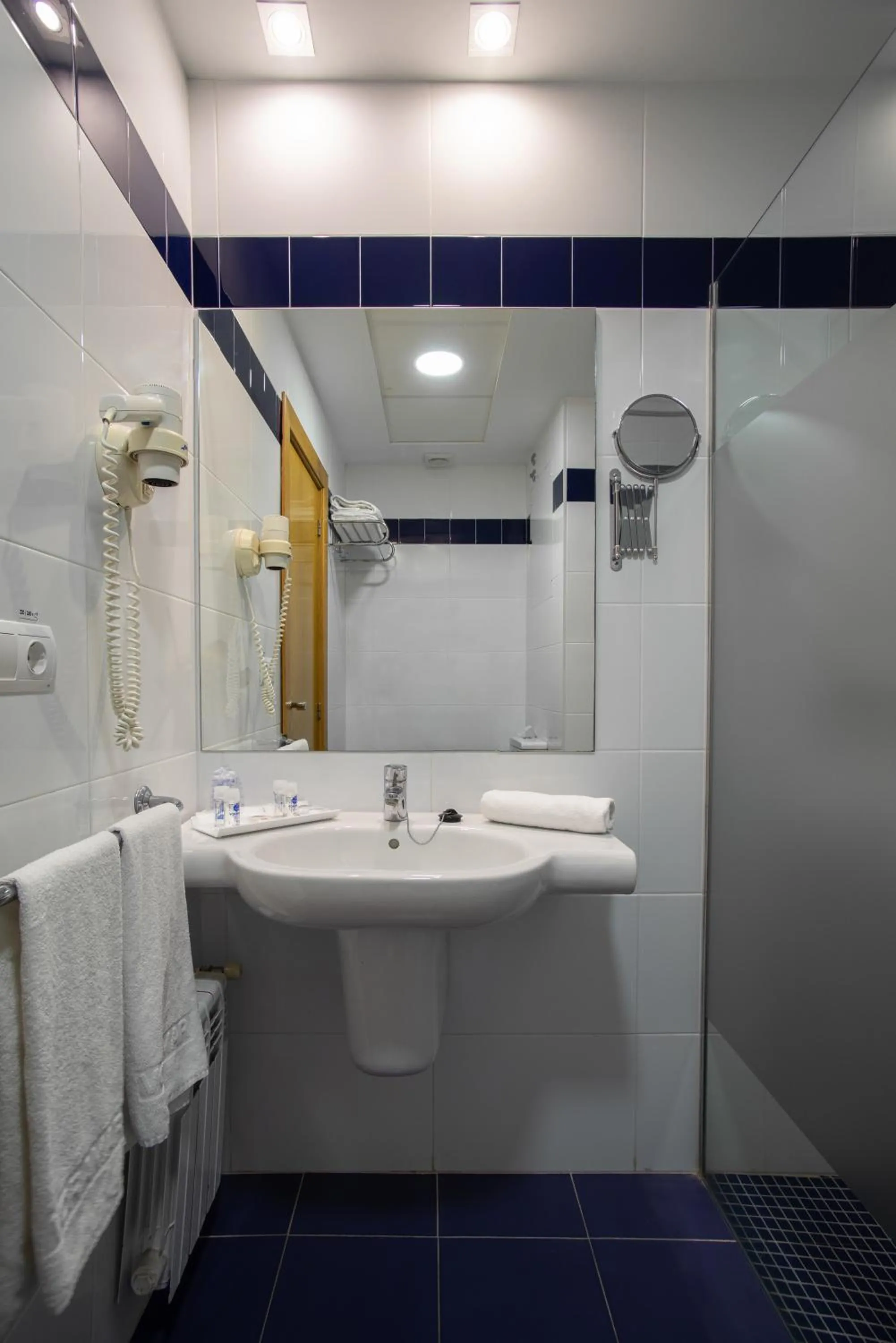 Bathroom in Hotel Voramar