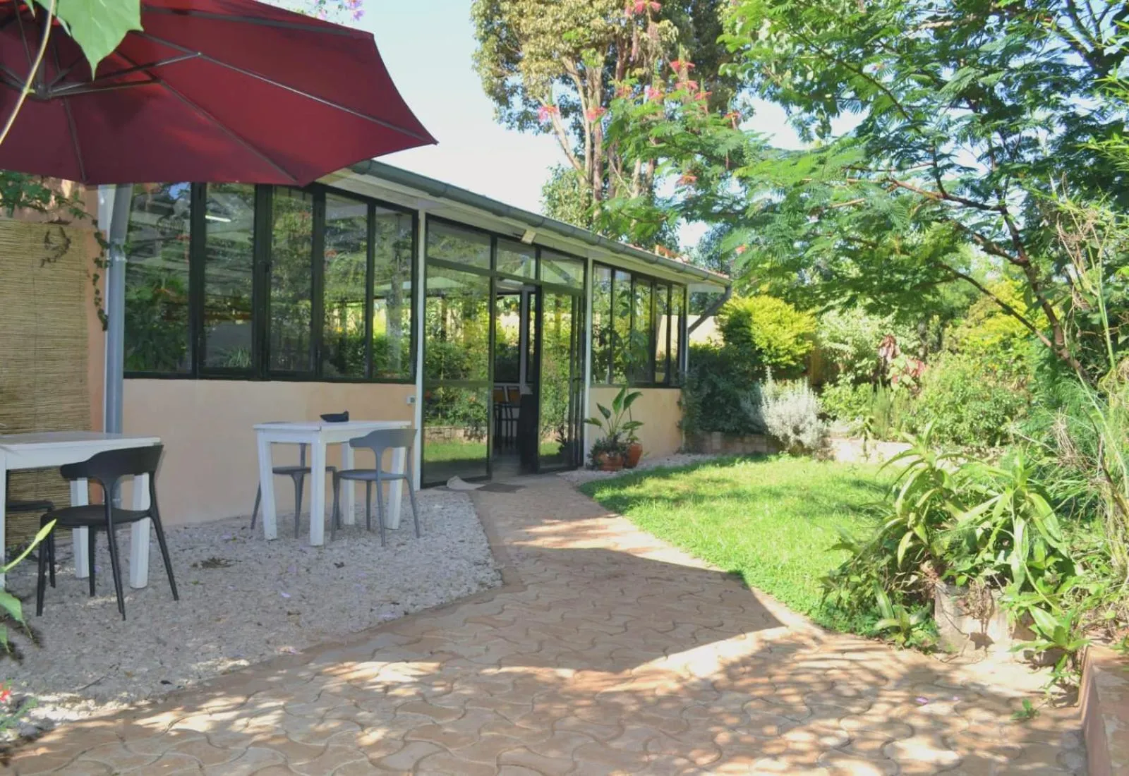 Restaurant/places to eat in SOUIMANGA-HOTEL