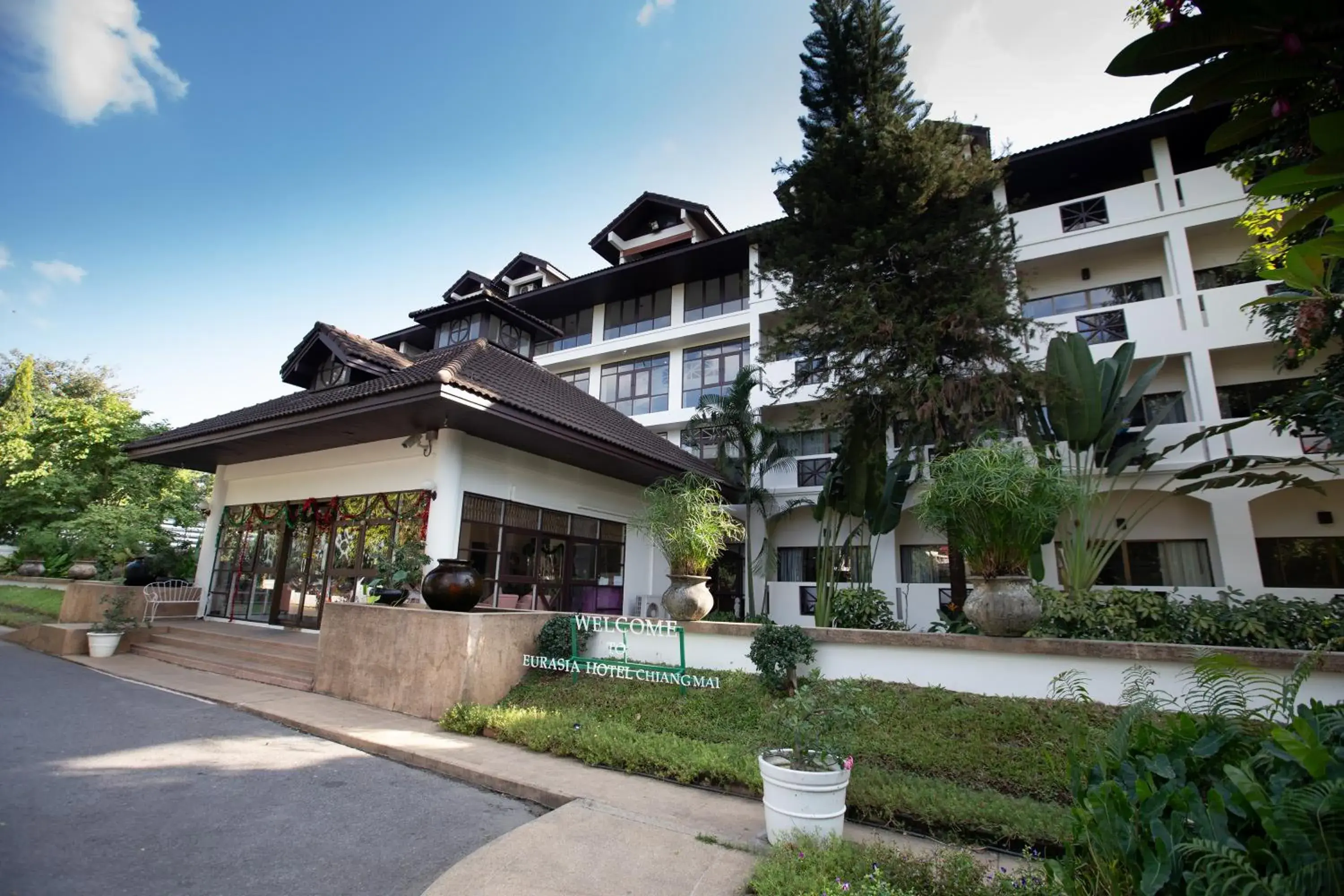 Property building in Eurasia Chiang Mai Hotel Property building in Eurasia Chiang Mai Hotel