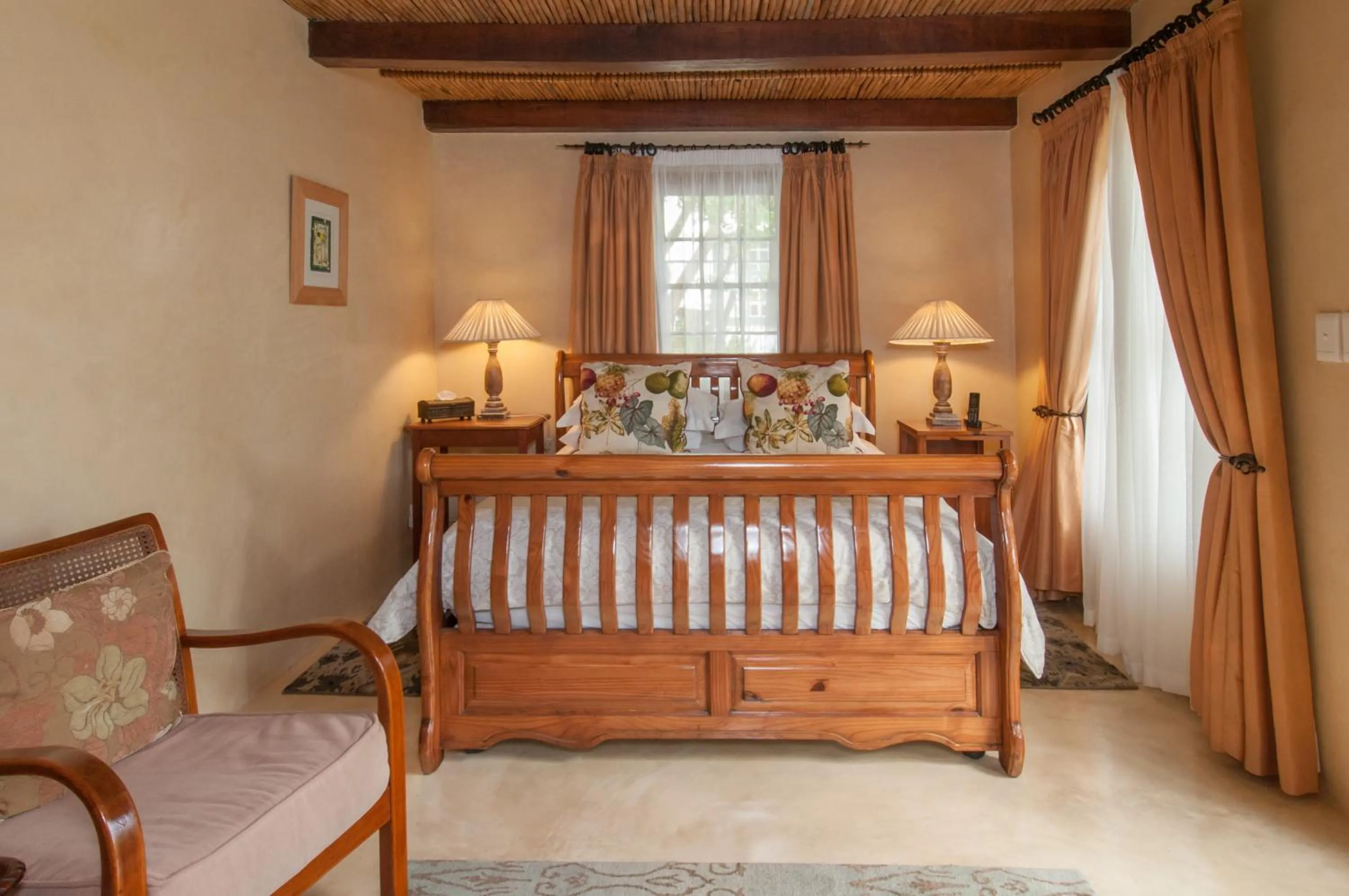 Bed in Hotel Roosje van de Kaap