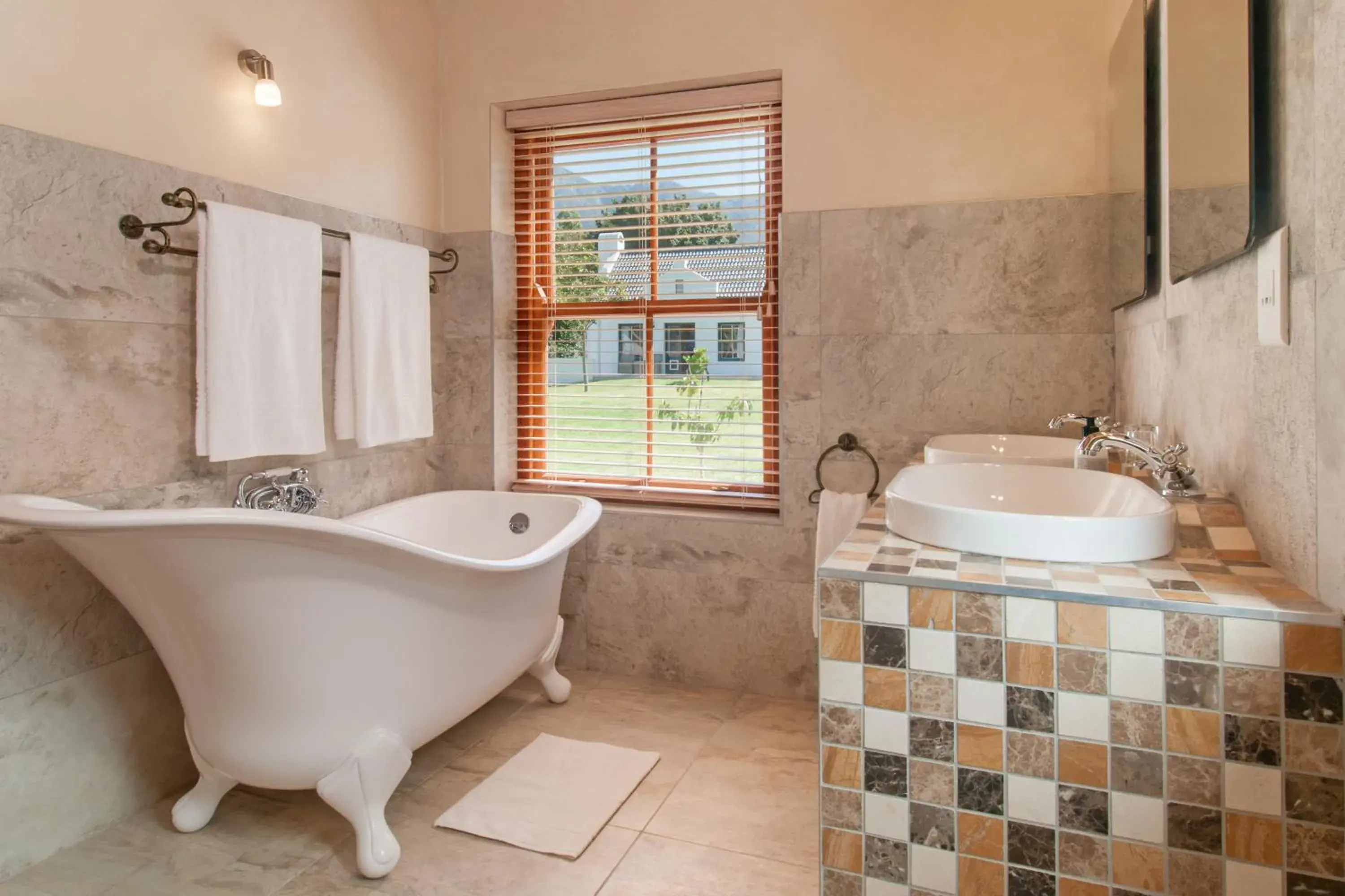 Chalet in Hotel Roosje van de Kaap Chalet in Hotel Roosje van de Kaap